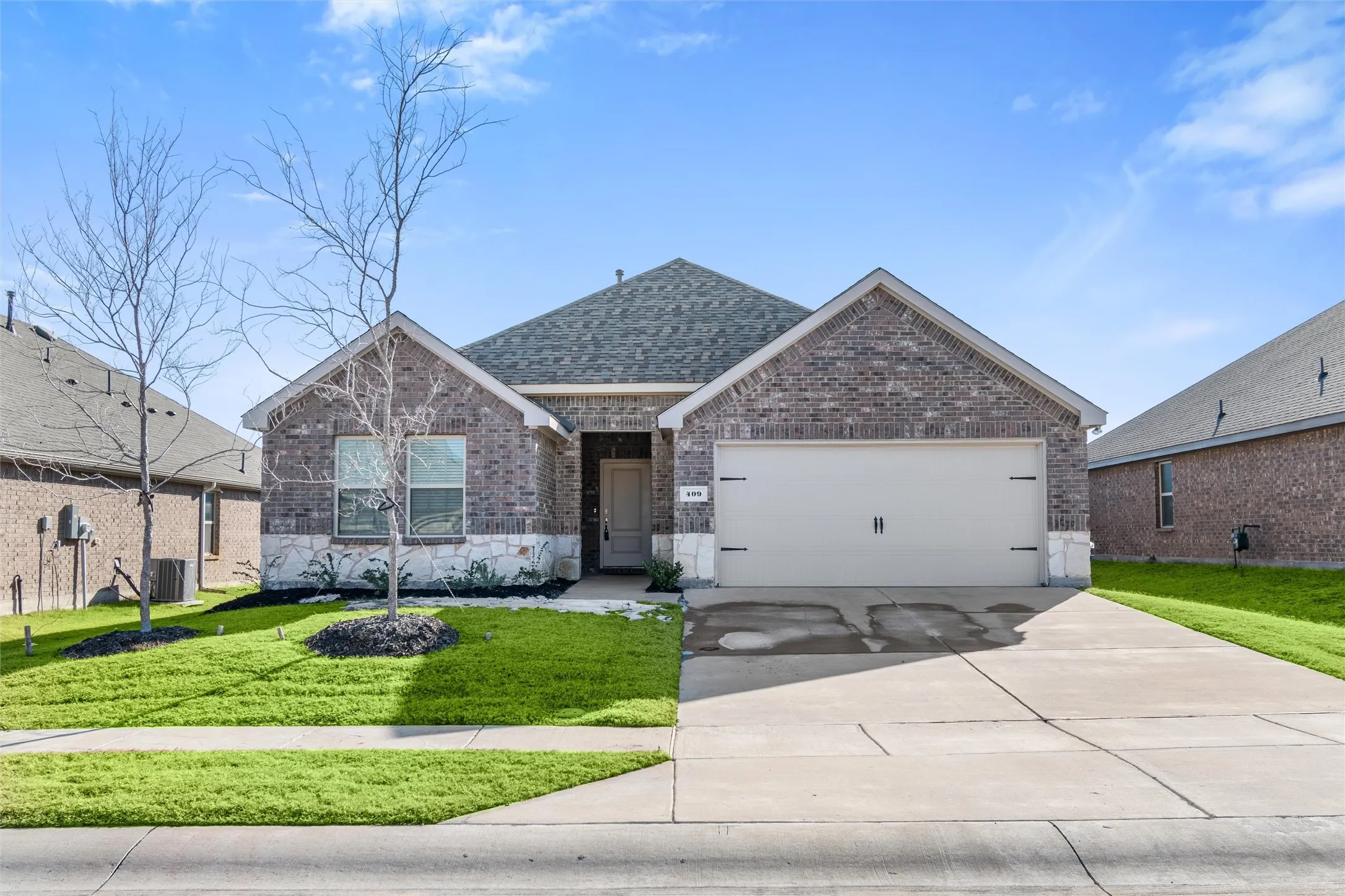 Single Family Residence For Sale in Collin County , 409 Willow View Way, Princeton, Texas 75407, 4 Bedroom, 2 Bathroom, 2 Garage spaces, 1,794 Sqft, built in 2022, mls#21277106, Real Estate Agent in Princeton, Homes For Sale in Collin county, Homes For Sale in Princeton, Realtor in Princeton Texas, Real Estate Brokerage Independent Realty Texas, Luminita Cordes Realtor