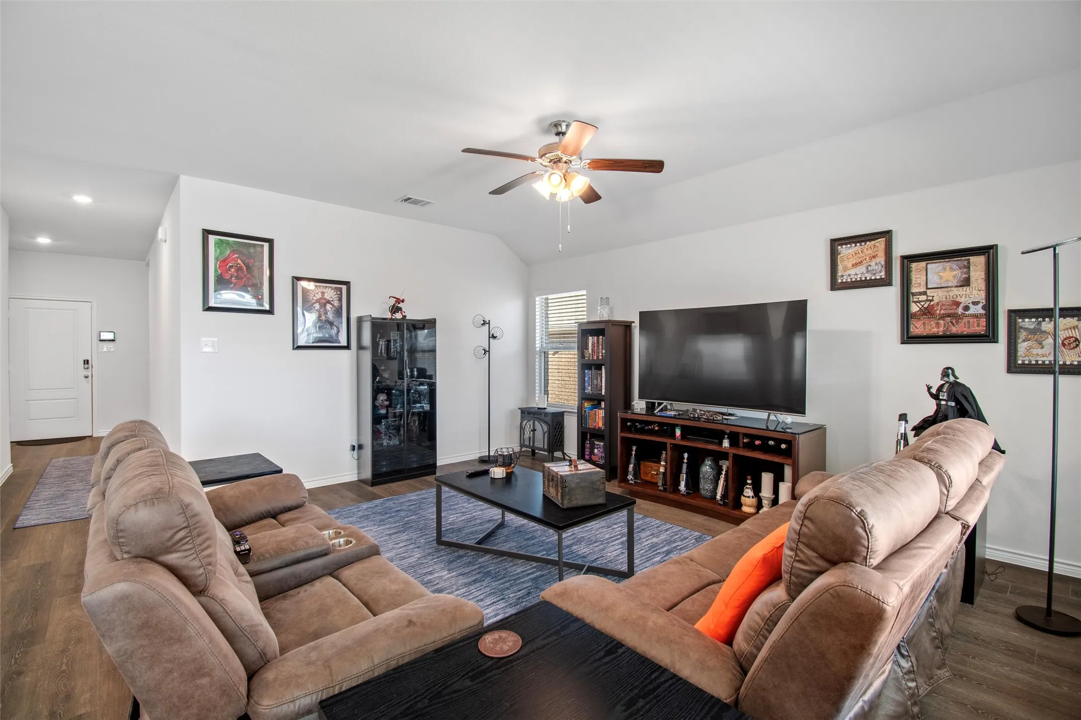 Single Family Residence For Sale in Collin County , 409 Willow View Way, Princeton, Texas 75407, 4 Bedroom, 2 Bathroom, 2 Garage spaces, 1,794 Sqft, built in 2022, mls#21277106, Real Estate Agent in Princeton, Homes For Sale in Collin county, Homes For Sale in Princeton, Realtor in Princeton Texas, Real Estate Brokerage Independent Realty Texas, Luminita Cordes Realtor