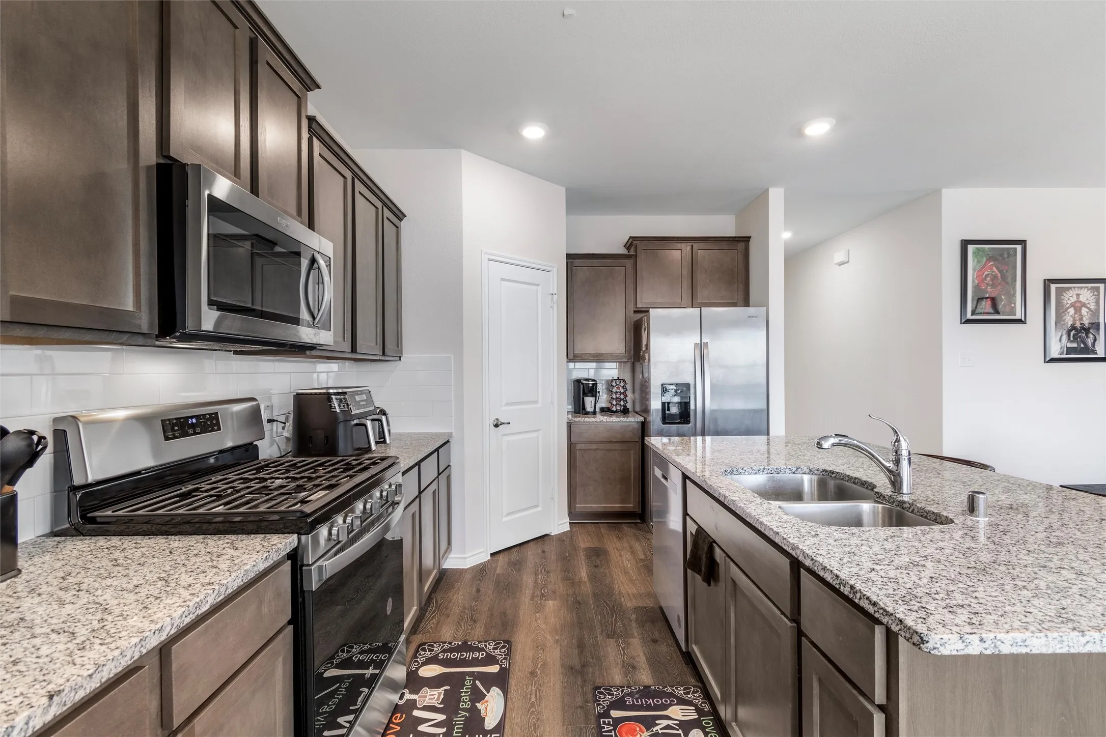 Single Family Residence For Sale in Collin County , 409 Willow View Way, Princeton, Texas 75407, 4 Bedroom, 2 Bathroom, 2 Garage spaces, 1,794 Sqft, built in 2022, mls#21277106, Real Estate Agent in Princeton, Homes For Sale in Collin county, Homes For Sale in Princeton, Realtor in Princeton Texas, Real Estate Brokerage Independent Realty Texas, Luminita Cordes Realtor