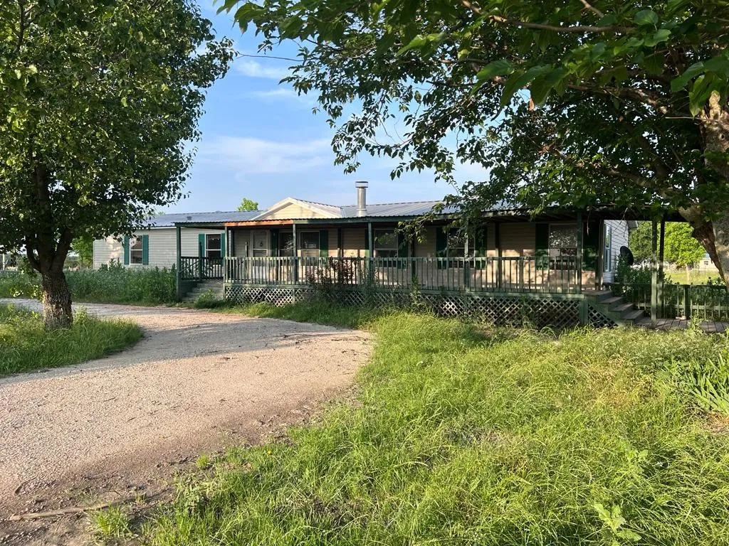Mobile Home For Sale in Collin County , 10768 Whiterock Trail, Anna, Texas 75409, 1 Bedroom, 1 Bathroom, Garage spaces, 2,100 Sqft, built in 1998, Price $799,999, mls#21273248, Real Estate Agent in Anna, Homes For Sale in Collin county, Homes For Sale in Anna, Realtor in Anna Texas, Real Estate Brokerage Independent Realty Texas, Luminita Cordes Realtor