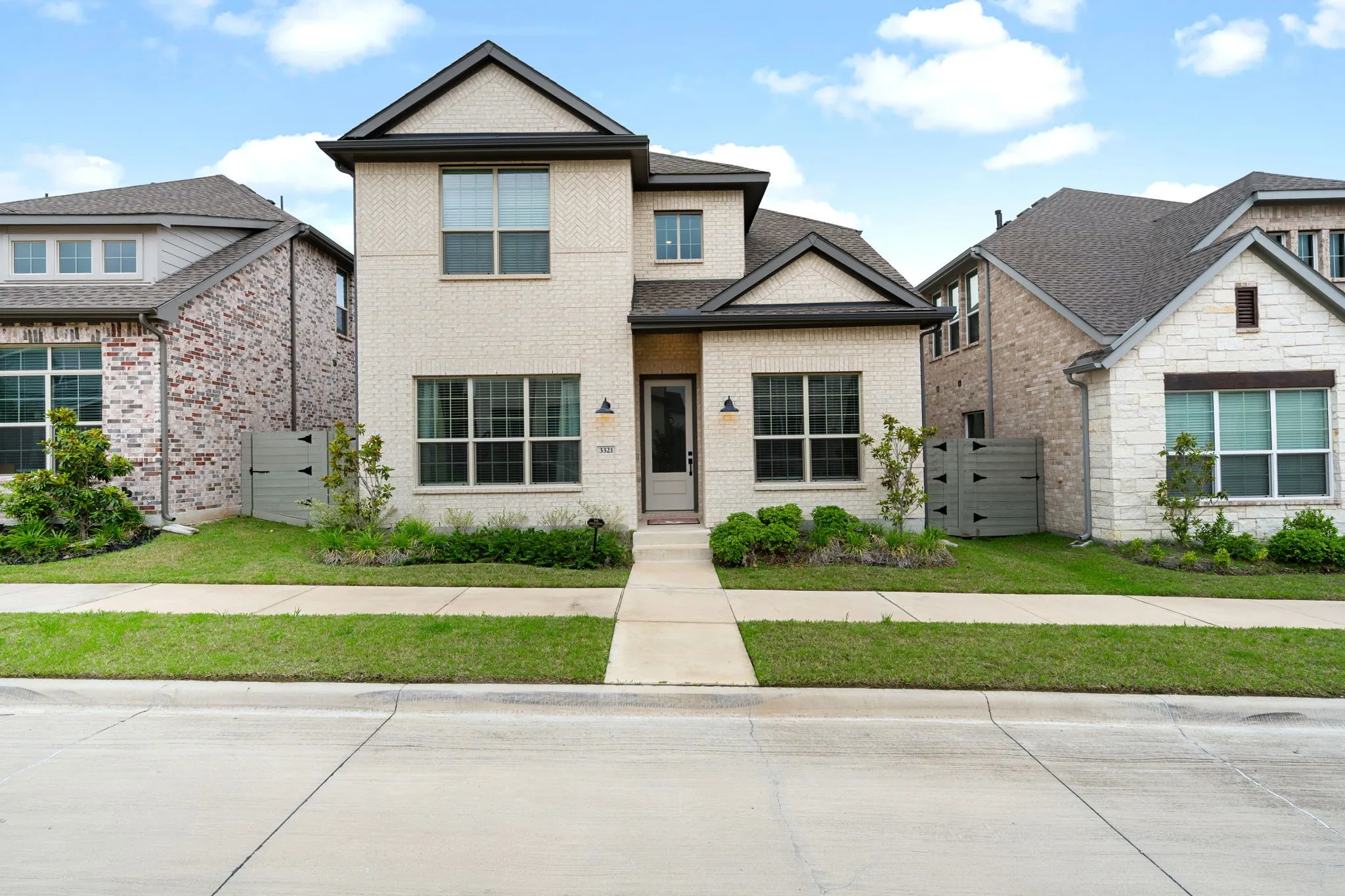 Single Family Residence For Sale in Dallas County , 3321 Scotsman Road, Sachse, Texas 75048, 4 Bedroom, 4 Bathroom, 2 Garage spaces, 2,570 Sqft, built in 2023, mls#21275824, Real Estate Agent in Sachse, Homes For Sale in Dallas county, Homes For Sale in Sachse, Realtor in Sachse Texas, Real Estate Brokerage Independent Realty Texas, Luminita Cordes Realtor