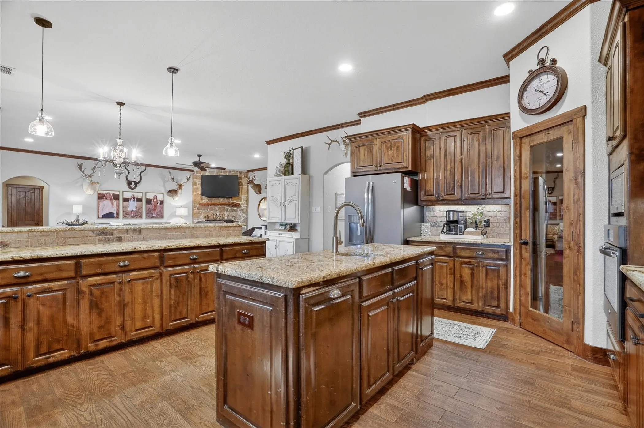 Single Family Residence For Sale in Wise County , 19001 N County Line Road, Ponder, Texas 76259, 4 Bedroom, 4 Bathroom, 2 Garage spaces, 3,797 Sqft, built in 2016, Price $989,000, mls#21277242, Real Estate Agent in Ponder, Homes For Sale in Wise county, Homes For Sale in Ponder, Realtor in Ponder Texas, Real Estate Brokerage Independent Realty Texas, Luminita Cordes Realtor