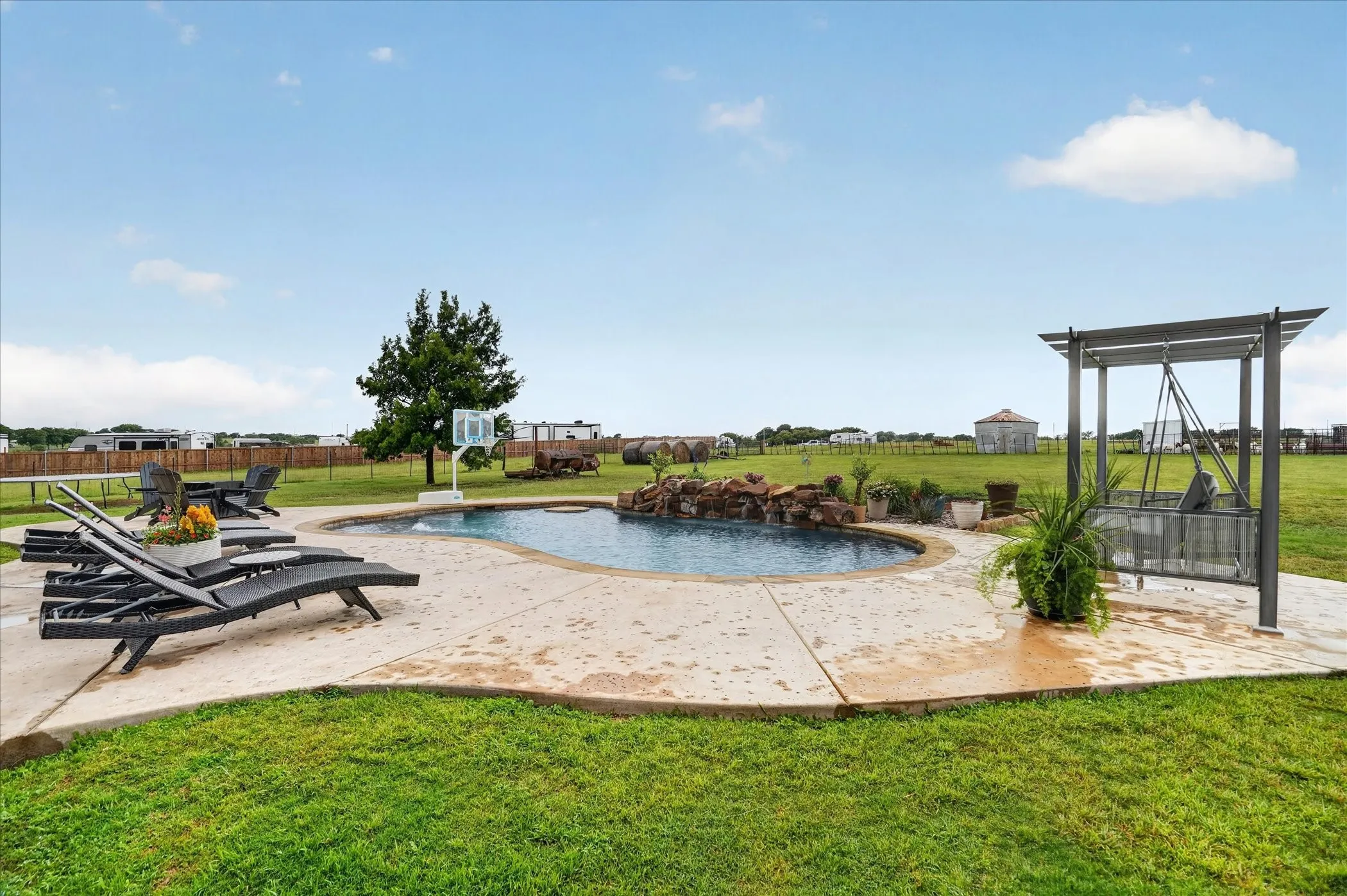 Single Family Residence For Sale in Wise County , 19001 N County Line Road, Ponder, Texas 76259, 4 Bedroom, 4 Bathroom, 2 Garage spaces, 3,797 Sqft, built in 2016, Price $989,000, mls#21277242, Real Estate Agent in Ponder, Homes For Sale in Wise county, Homes For Sale in Ponder, Realtor in Ponder Texas, Real Estate Brokerage Independent Realty Texas, Luminita Cordes Realtor