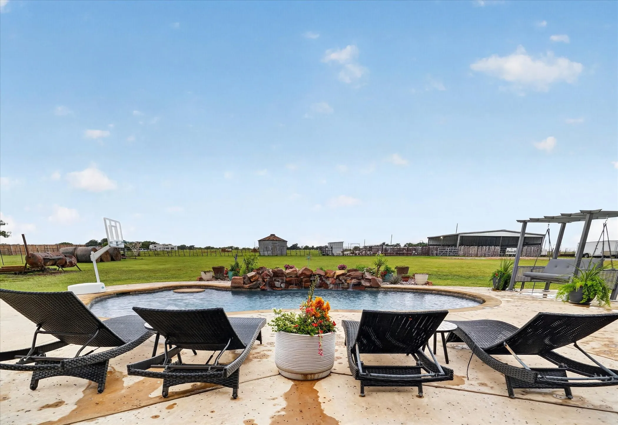 Single Family Residence For Sale in Wise County , 19001 N County Line Road, Ponder, Texas 76259, 4 Bedroom, 4 Bathroom, 2 Garage spaces, 3,797 Sqft, built in 2016, Price $989,000, mls#21277242, Real Estate Agent in Ponder, Homes For Sale in Wise county, Homes For Sale in Ponder, Realtor in Ponder Texas, Real Estate Brokerage Independent Realty Texas, Luminita Cordes Realtor