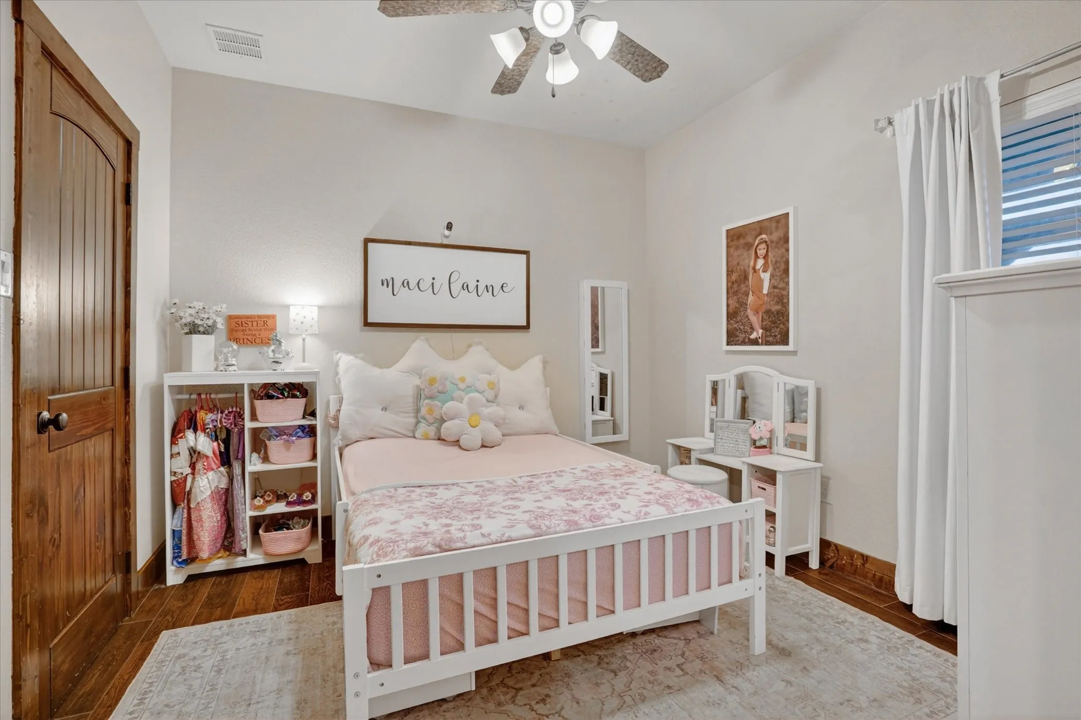 Single Family Residence For Sale in Wise County , 19001 N County Line Road, Ponder, Texas 76259, 4 Bedroom, 4 Bathroom, 2 Garage spaces, 3,797 Sqft, built in 2016, Price $989,000, mls#21277242, Real Estate Agent in Ponder, Homes For Sale in Wise county, Homes For Sale in Ponder, Realtor in Ponder Texas, Real Estate Brokerage Independent Realty Texas, Luminita Cordes Realtor
