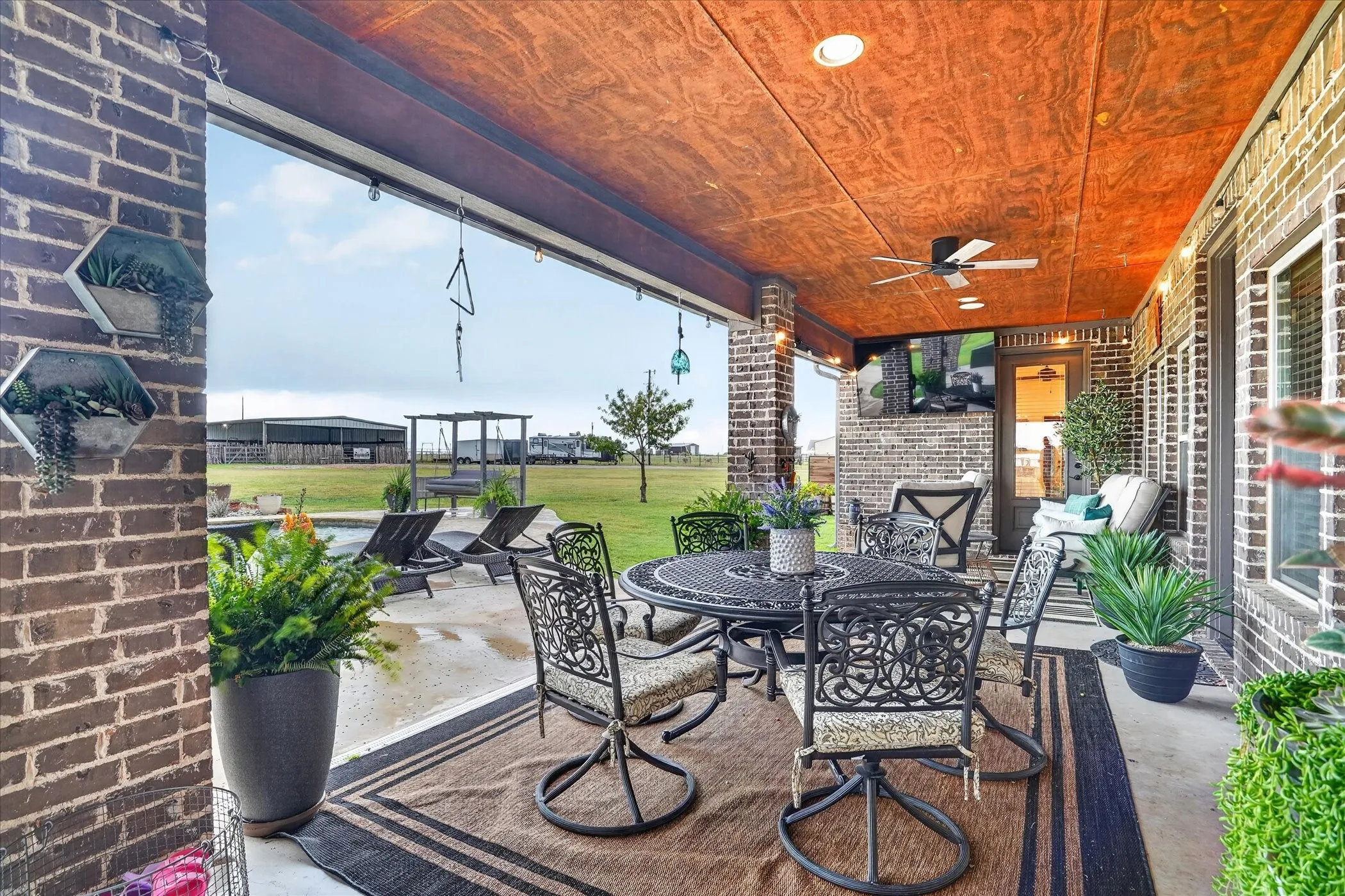 Single Family Residence For Sale in Wise County , 19001 N County Line Road, Ponder, Texas 76259, 4 Bedroom, 4 Bathroom, 2 Garage spaces, 3,797 Sqft, built in 2016, Price $989,000, mls#21277242, Real Estate Agent in Ponder, Homes For Sale in Wise county, Homes For Sale in Ponder, Realtor in Ponder Texas, Real Estate Brokerage Independent Realty Texas, Luminita Cordes Realtor