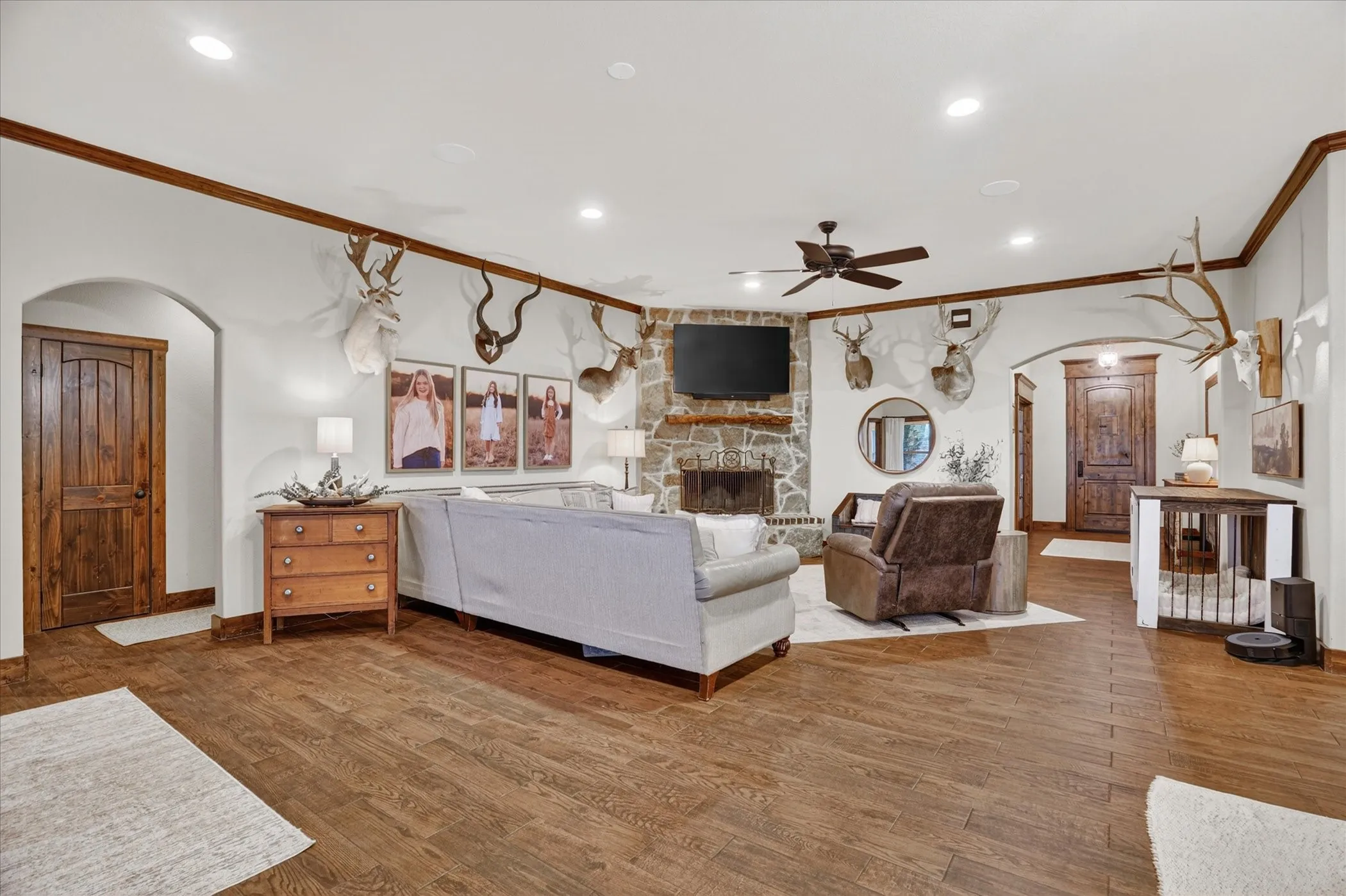 Single Family Residence For Sale in Wise County , 19001 N County Line Road, Ponder, Texas 76259, 4 Bedroom, 4 Bathroom, 2 Garage spaces, 3,797 Sqft, built in 2016, Price $989,000, mls#21277242, Real Estate Agent in Ponder, Homes For Sale in Wise county, Homes For Sale in Ponder, Realtor in Ponder Texas, Real Estate Brokerage Independent Realty Texas, Luminita Cordes Realtor