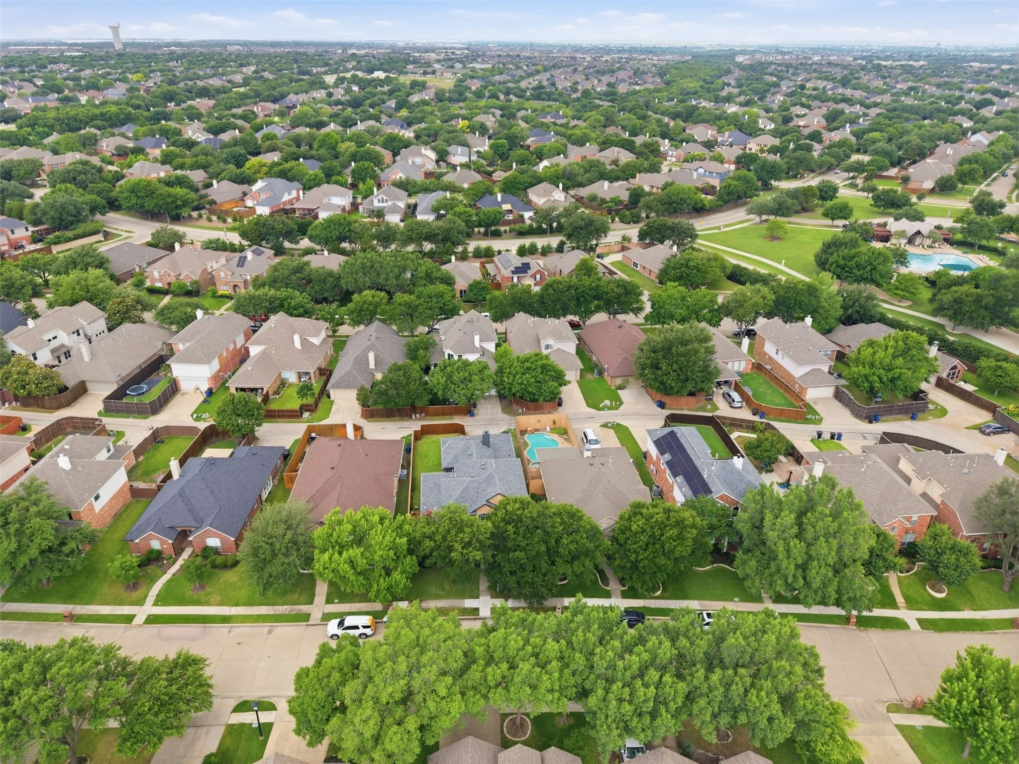 Single Family Residence For Sale in Denton County , 9417 Homestead Lane, Frisco, Texas 75033, 4 Bedroom, 3 Bathroom, 2 Garage spaces, 2,613 Sqft, built in 1998, mls#21274936, Real Estate Agent in Frisco, Homes For Sale in Denton county, Homes For Sale in Frisco, Realtor in Frisco Texas, Real Estate Brokerage Independent Realty Texas, Luminita Cordes Realtor