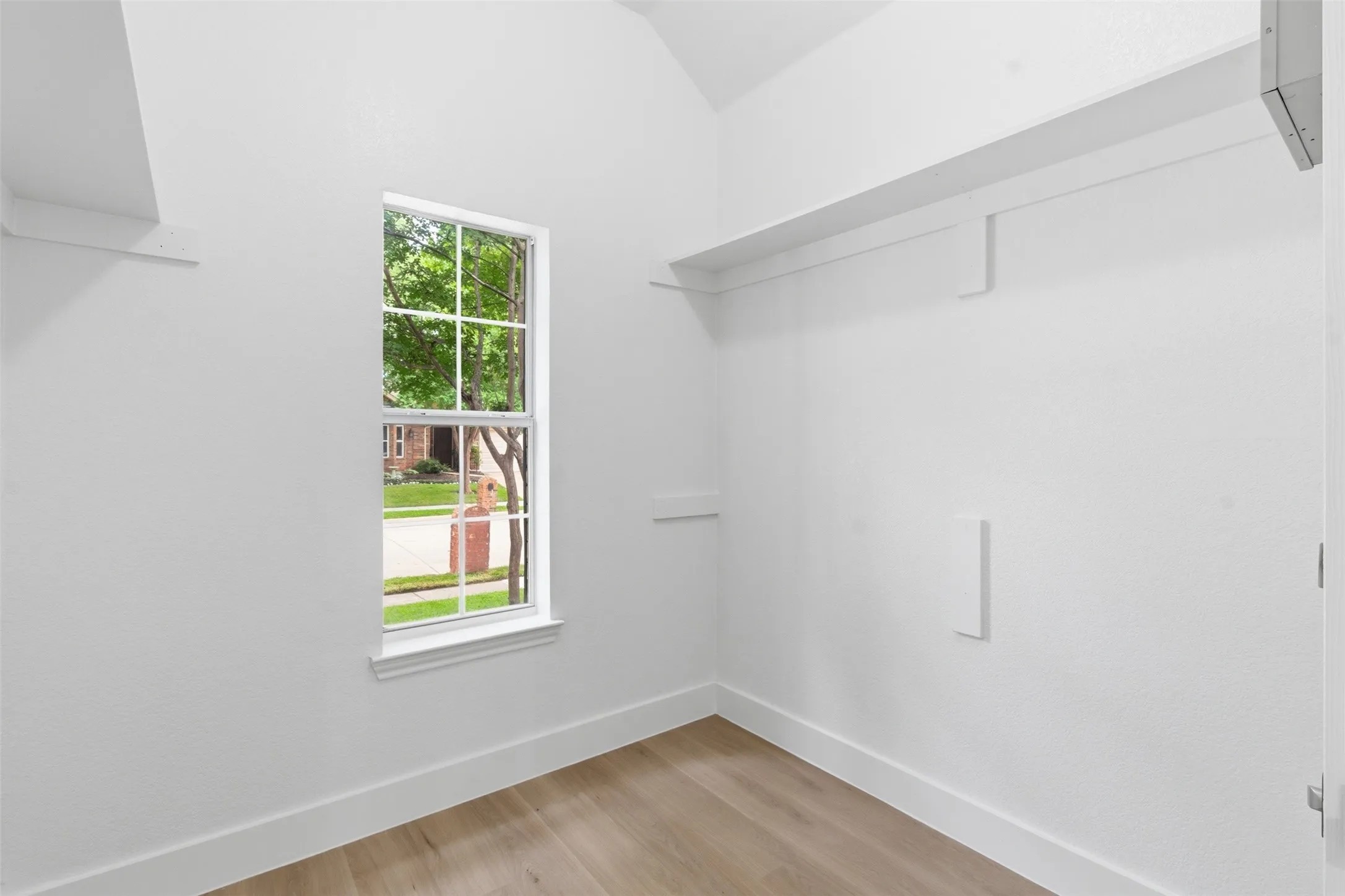 Single Family Residence For Sale in Denton County , 9417 Homestead Lane, Frisco, Texas 75033, 4 Bedroom, 3 Bathroom, 2 Garage spaces, 2,613 Sqft, built in 1998, mls#21274936, Real Estate Agent in Frisco, Homes For Sale in Denton county, Homes For Sale in Frisco, Realtor in Frisco Texas, Real Estate Brokerage Independent Realty Texas, Luminita Cordes Realtor