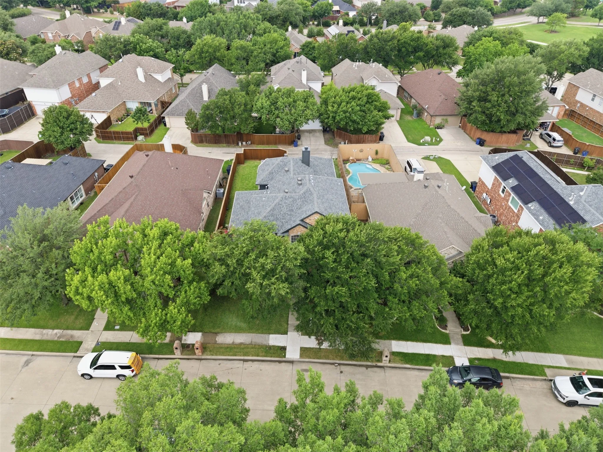 Single Family Residence For Sale in Denton County , 9417 Homestead Lane, Frisco, Texas 75033, 4 Bedroom, 3 Bathroom, 2 Garage spaces, 2,613 Sqft, built in 1998, mls#21274936, Real Estate Agent in Frisco, Homes For Sale in Denton county, Homes For Sale in Frisco, Realtor in Frisco Texas, Real Estate Brokerage Independent Realty Texas, Luminita Cordes Realtor