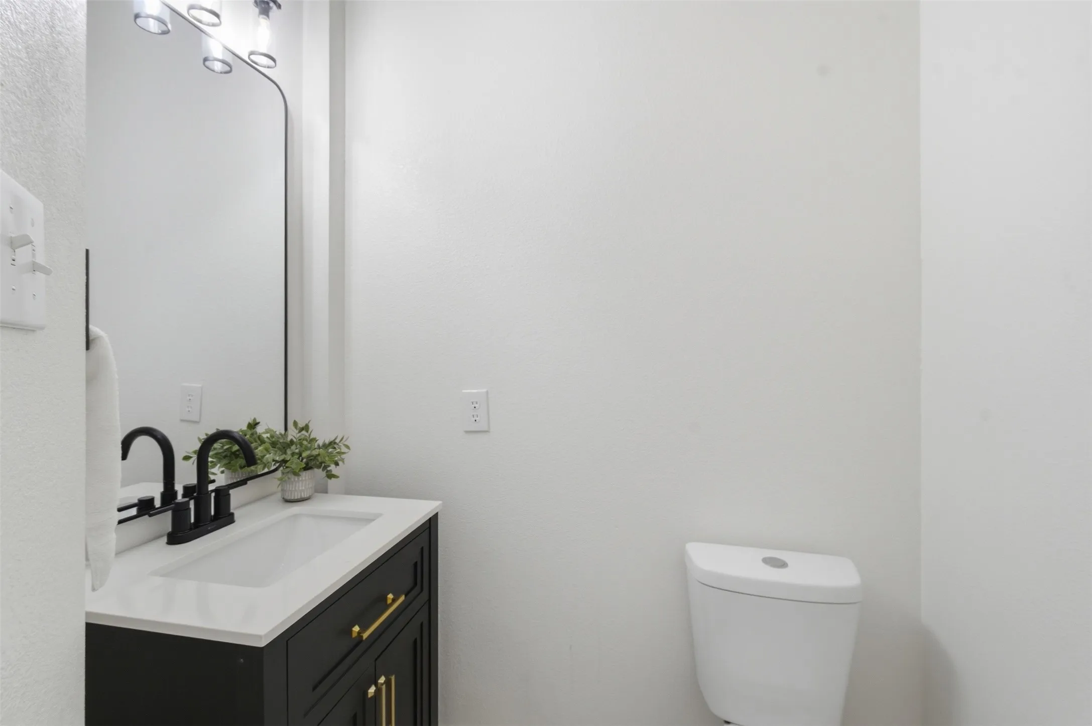 Single Family Residence For Sale in Denton County , 9417 Homestead Lane, Frisco, Texas 75033, 4 Bedroom, 3 Bathroom, 2 Garage spaces, 2,613 Sqft, built in 1998, mls#21274936, Real Estate Agent in Frisco, Homes For Sale in Denton county, Homes For Sale in Frisco, Realtor in Frisco Texas, Real Estate Brokerage Independent Realty Texas, Luminita Cordes Realtor