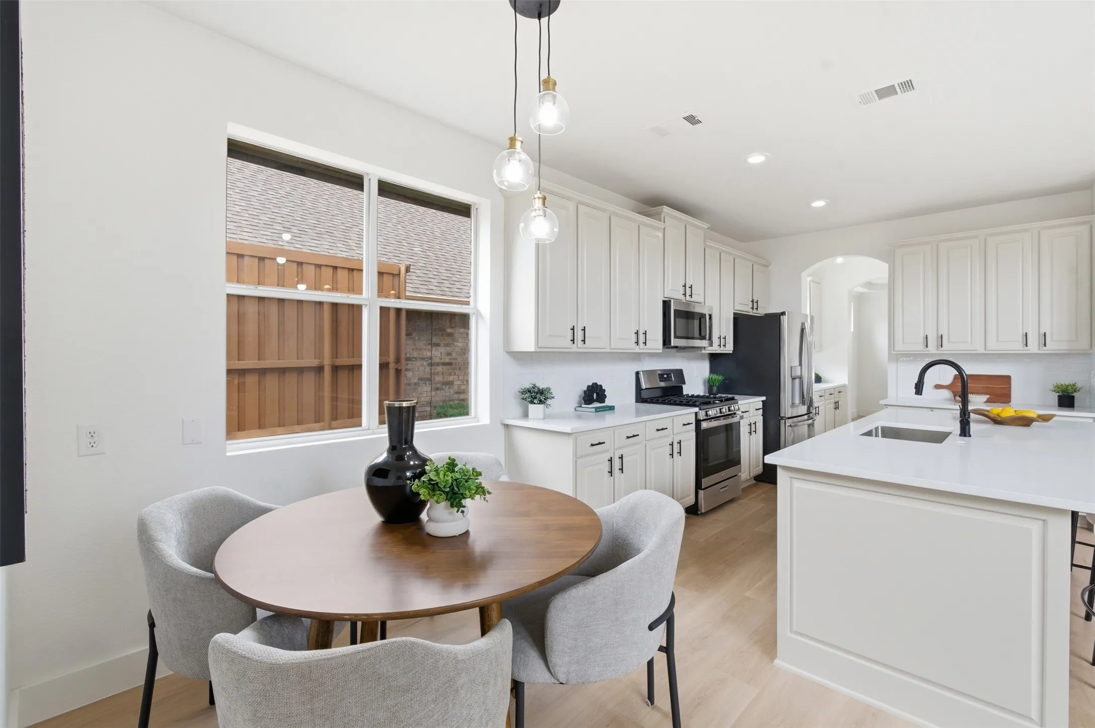 Single Family Residence For Sale in Denton County , 9417 Homestead Lane, Frisco, Texas 75033, 4 Bedroom, 3 Bathroom, 2 Garage spaces, 2,613 Sqft, built in 1998, mls#21274936, Real Estate Agent in Frisco, Homes For Sale in Denton county, Homes For Sale in Frisco, Realtor in Frisco Texas, Real Estate Brokerage Independent Realty Texas, Luminita Cordes Realtor