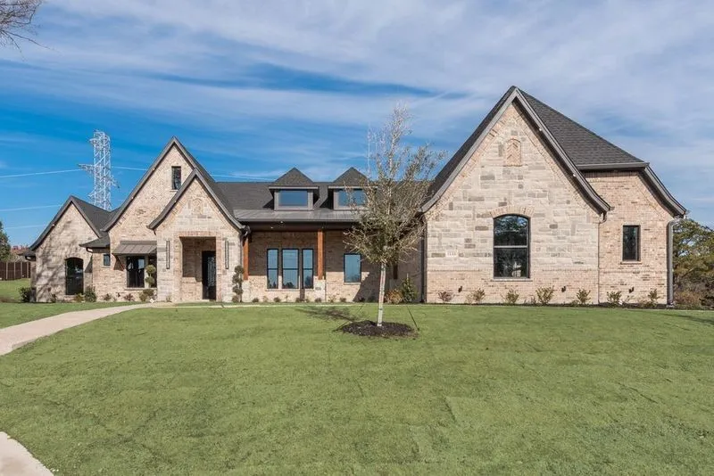 Single Family Residence For Sale in Dallas County , 1133 Aerie Place, De Soto, Texas 75115, 4 Bedroom, 5 Bathroom, 3 Garage spaces, 4,113 Sqft, built in 2024, mls#21276147, Real Estate Agent in De Soto, Homes For Sale in Dallas county, Homes For Sale in De Soto, Realtor in De Soto Texas, Real Estate Brokerage Independent Realty Texas, Luminita Cordes Realtor