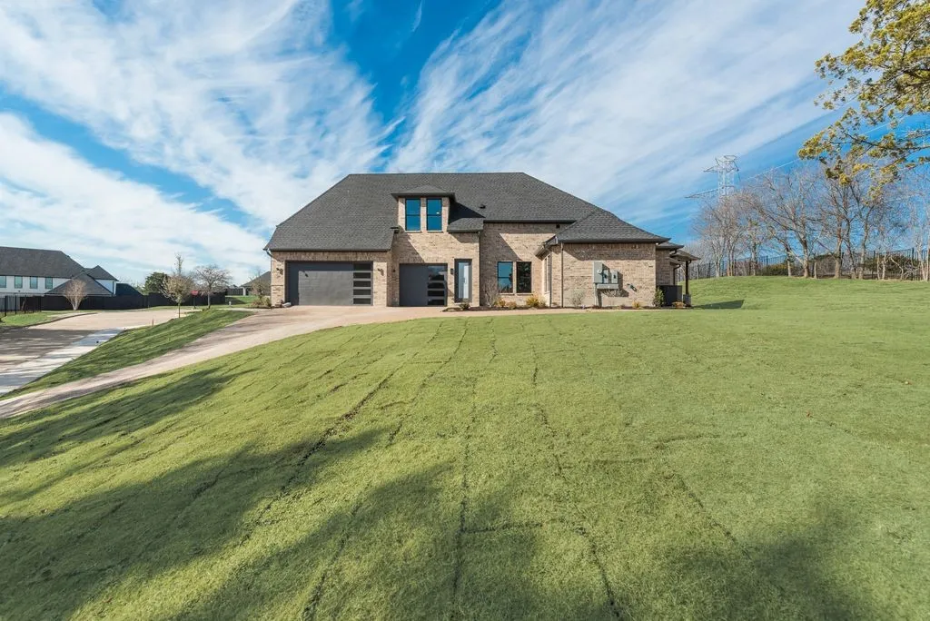 Single Family Residence For Sale in Dallas County , 1133 Aerie Place, De Soto, Texas 75115, 4 Bedroom, 5 Bathroom, 3 Garage spaces, 4,113 Sqft, built in 2024, mls#21276147, Real Estate Agent in De Soto, Homes For Sale in Dallas county, Homes For Sale in De Soto, Realtor in De Soto Texas, Real Estate Brokerage Independent Realty Texas, Luminita Cordes Realtor
