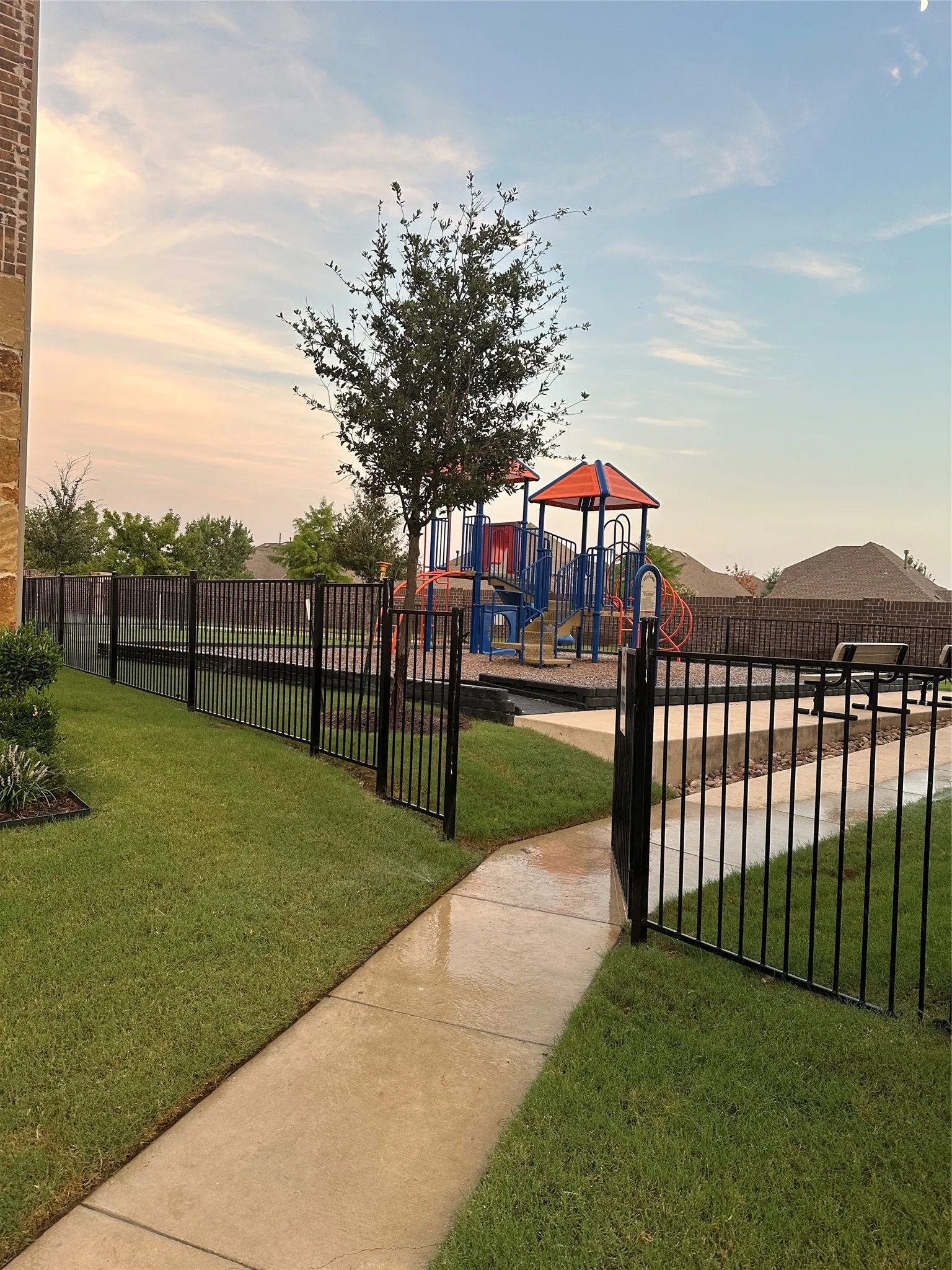 Townhouse For Sale in Denton County , 2402 Siskiyou Street, Lewisville, Texas 75056, 3 Bedroom, 4 Bathroom, 2 Garage spaces, 1,994 Sqft, built in 2019, mls#21277256, Real Estate Agent in Lewisville, Homes For Sale in Denton county, Homes For Sale in Lewisville, Realtor in Lewisville Texas, Real Estate Brokerage Independent Realty Texas, Luminita Cordes Realtor
