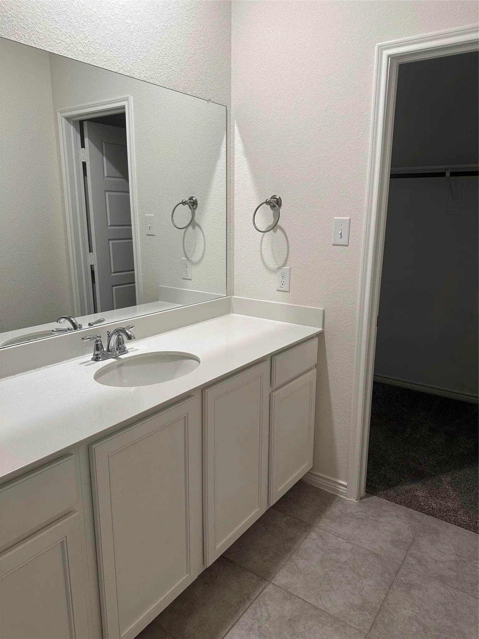 Townhouse For Sale in Denton County , 2402 Siskiyou Street, Lewisville, Texas 75056, 3 Bedroom, 4 Bathroom, 2 Garage spaces, 1,994 Sqft, built in 2019, mls#21277256, Real Estate Agent in Lewisville, Homes For Sale in Denton county, Homes For Sale in Lewisville, Realtor in Lewisville Texas, Real Estate Brokerage Independent Realty Texas, Luminita Cordes Realtor
