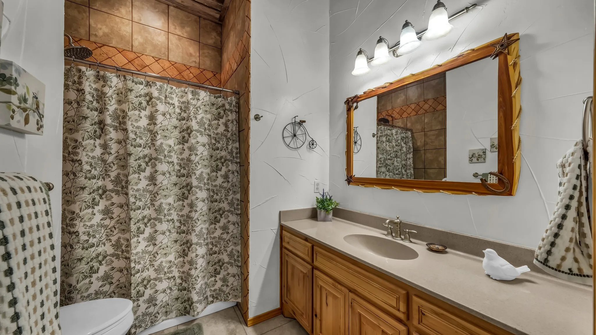 Attached bath to guest bedroom