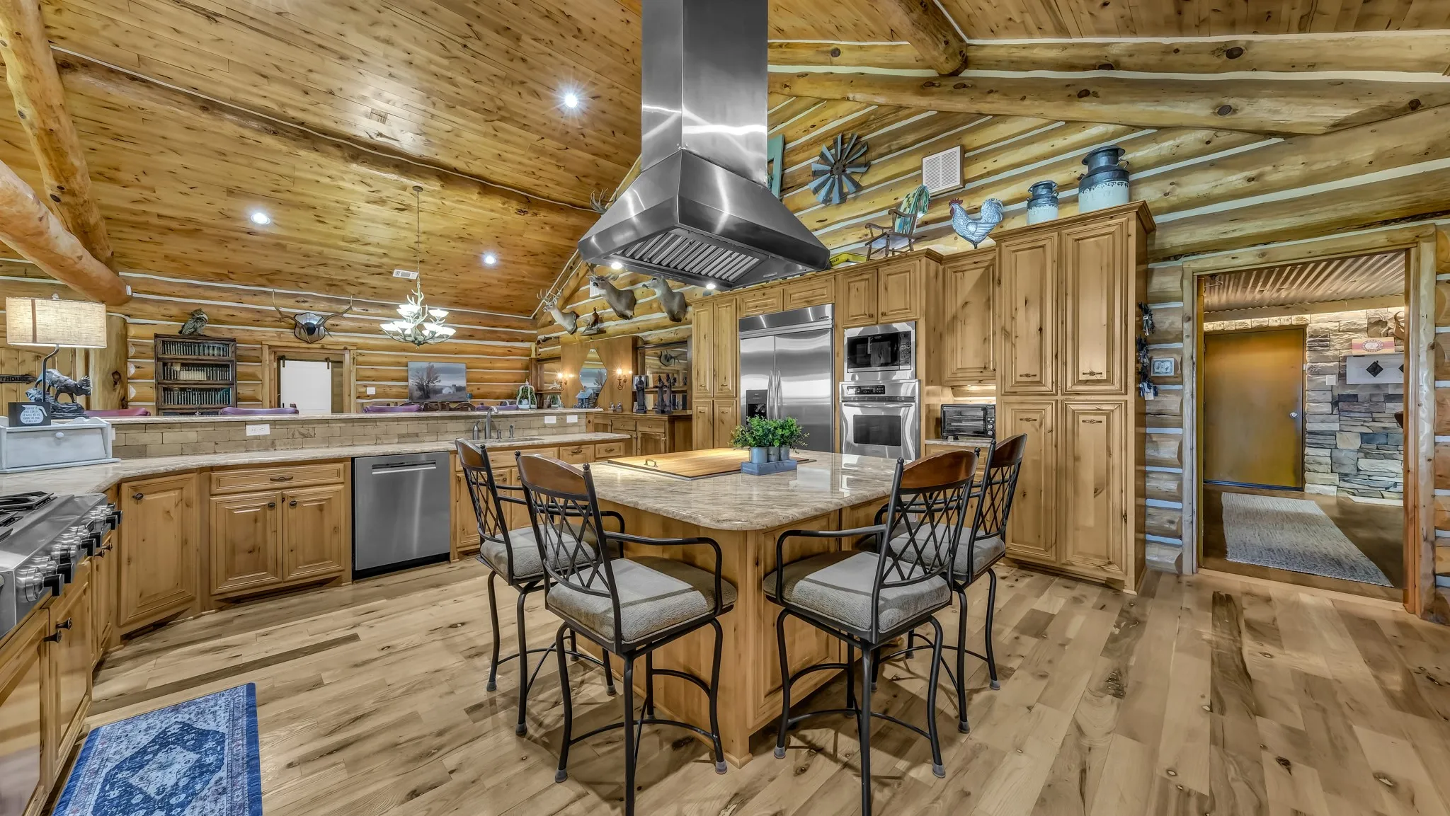 Look how open and spacious this beautiful kitchen is!