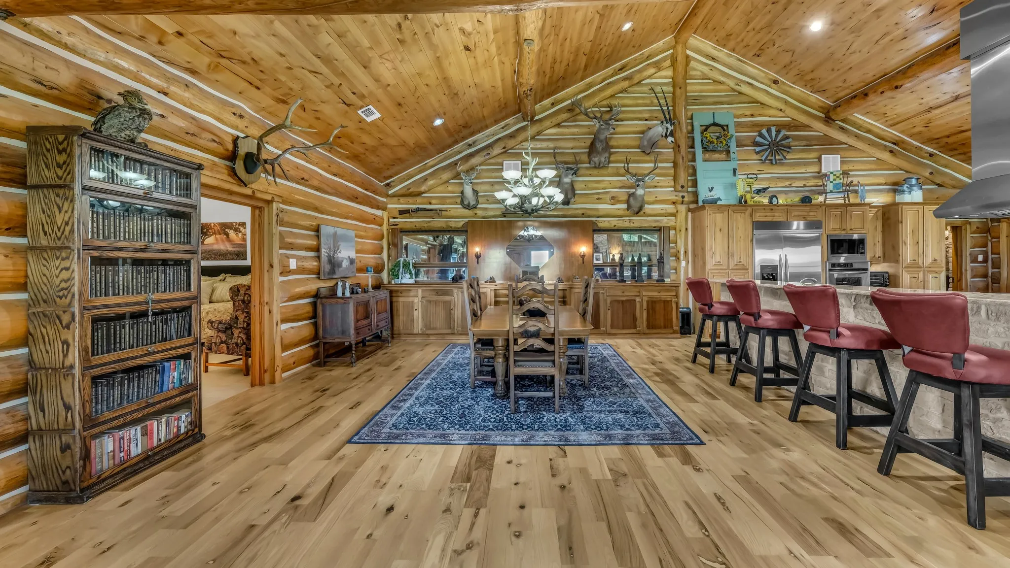 Large dining area as well as a beautiful breakfast bar for additional seating.