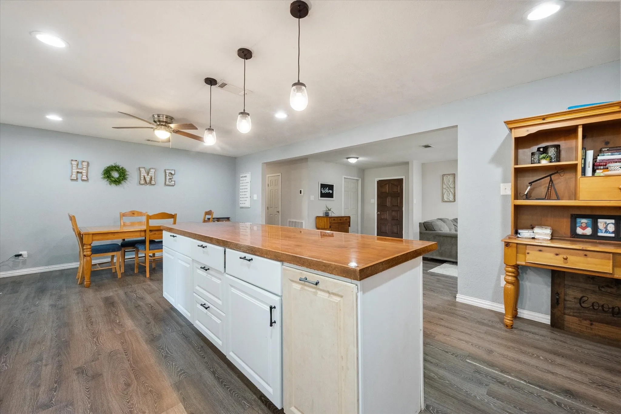 Single Family Residence For Sale in Freestone County , 951 Faircrest Drive, Fairfield, Texas 75840, 3 Bedrooms, 2 Bathrooms, Garage spaces, 2,000 Sqft, built in 1970, Price $255,000, mls#21277097, Real Estate Agent in Fairfield, Homes For Sale in Freestone county, Homes For Sale in Fairfield, Realtor in Fairfield Texas, Real Estate Brokerage Independent Realty Texas, Luminita Cordes Realtor