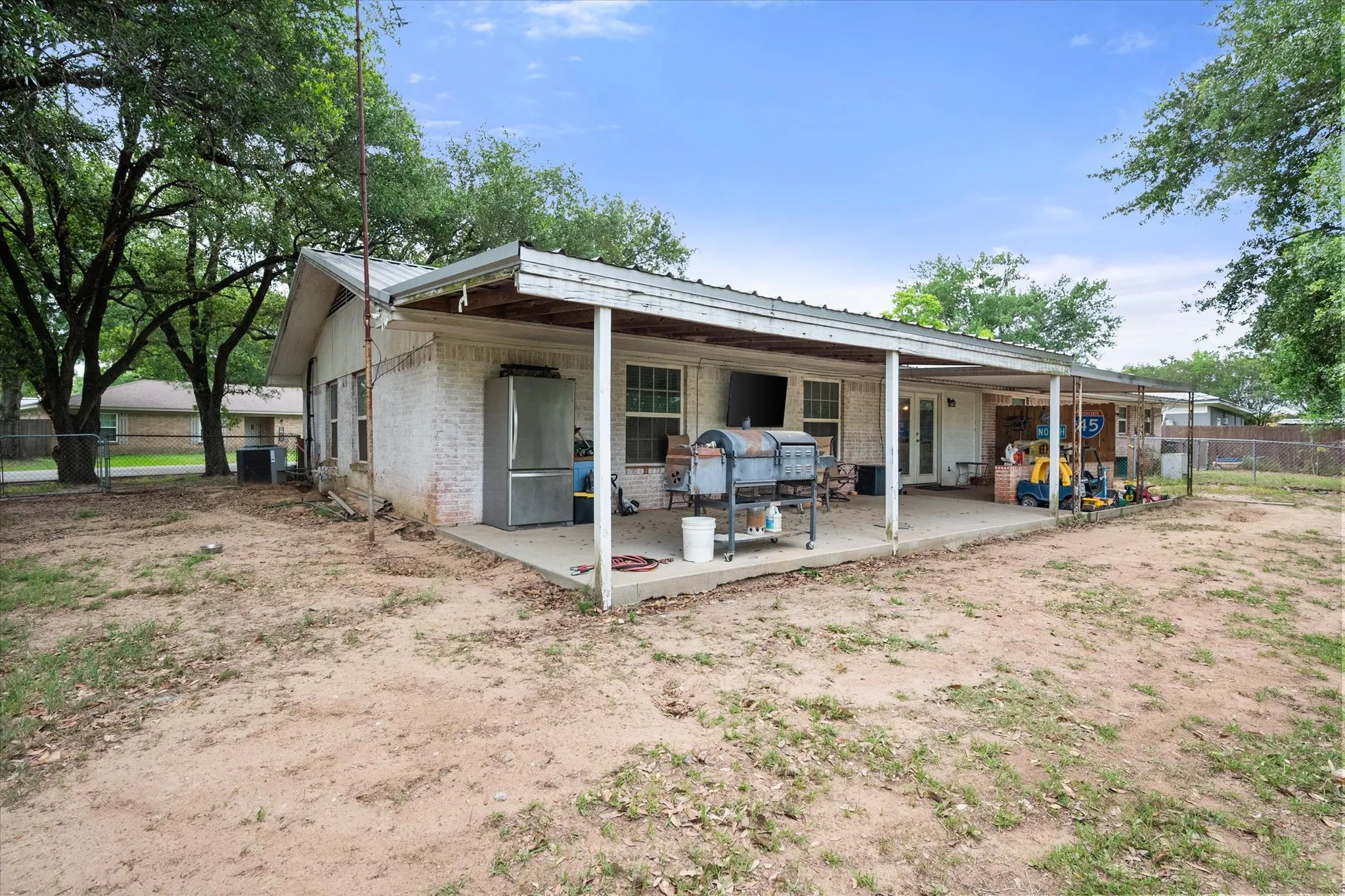 Single Family Residence For Sale in Freestone County , 951 Faircrest Drive, Fairfield, Texas 75840, 3 Bedrooms, 2 Bathrooms, Garage spaces, 2,000 Sqft, built in 1970, Price $255,000, mls#21277097, Real Estate Agent in Fairfield, Homes For Sale in Freestone county, Homes For Sale in Fairfield, Realtor in Fairfield Texas, Real Estate Brokerage Independent Realty Texas, Luminita Cordes Realtor