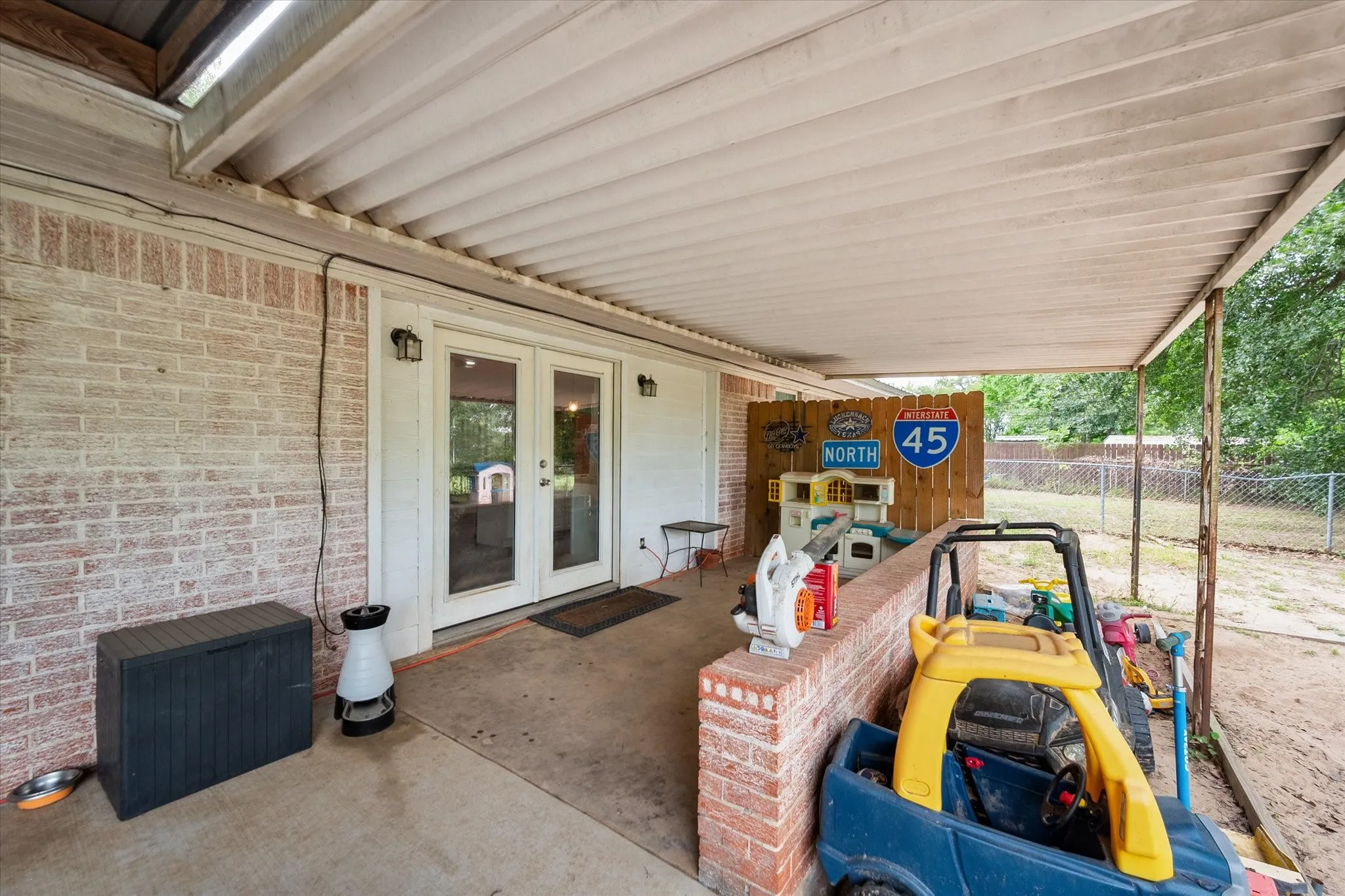 Single Family Residence For Sale in Freestone County , 951 Faircrest Drive, Fairfield, Texas 75840, 3 Bedrooms, 2 Bathrooms, Garage spaces, 2,000 Sqft, built in 1970, Price $255,000, mls#21277097, Real Estate Agent in Fairfield, Homes For Sale in Freestone county, Homes For Sale in Fairfield, Realtor in Fairfield Texas, Real Estate Brokerage Independent Realty Texas, Luminita Cordes Realtor