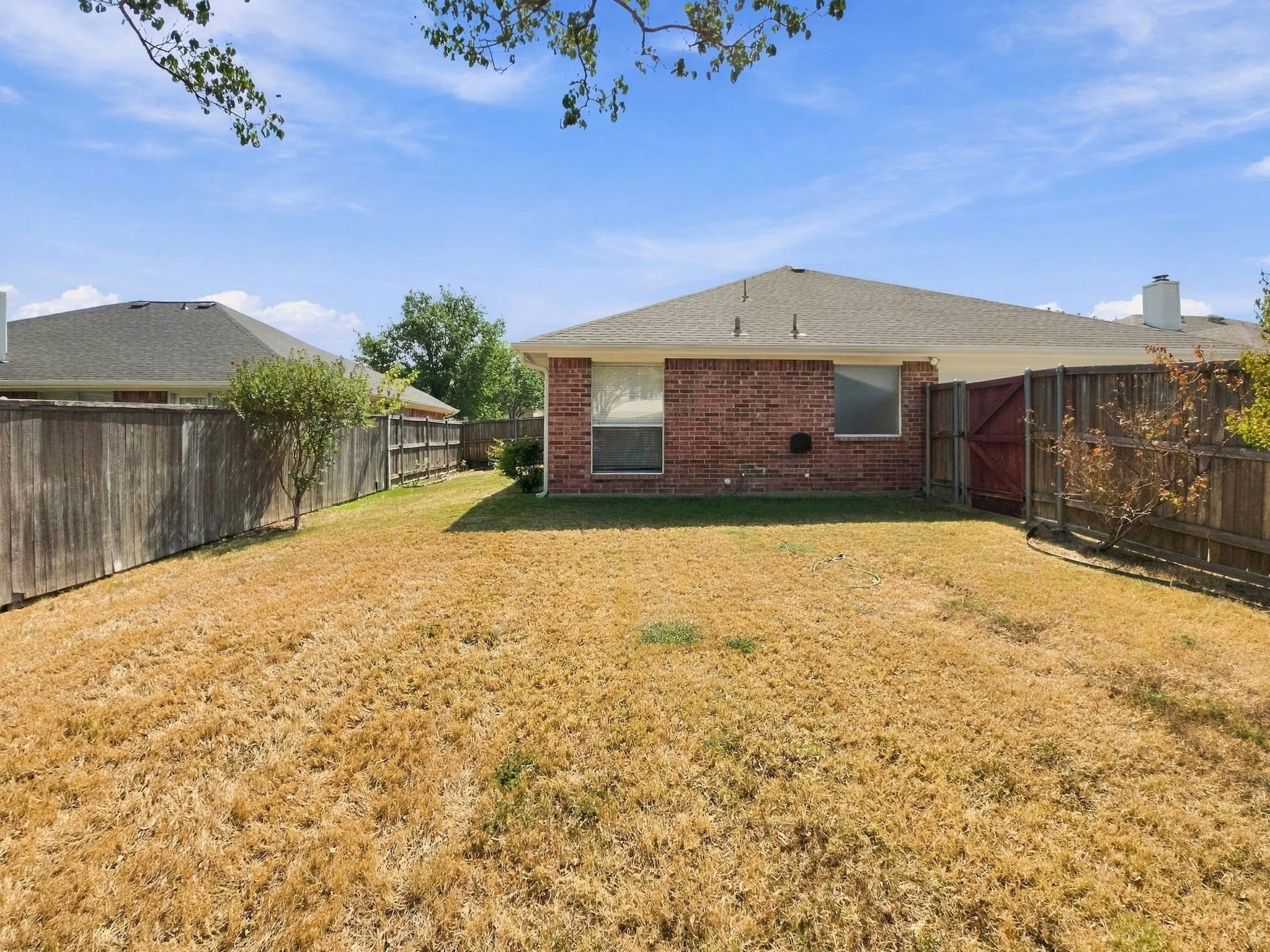 Single Family Residence For Sale in Dallas County , 3309 Welch Lane, Sachse, Texas 75048, 3 Bedroom, 2 Bathroom, 2 Garage spaces, 1,608 Sqft, built in 1998, mls#21276677, Real Estate Agent in Sachse, Homes For Sale in Dallas county, Homes For Sale in Sachse, Realtor in Sachse Texas, Real Estate Brokerage Independent Realty Texas, Luminita Cordes Realtor