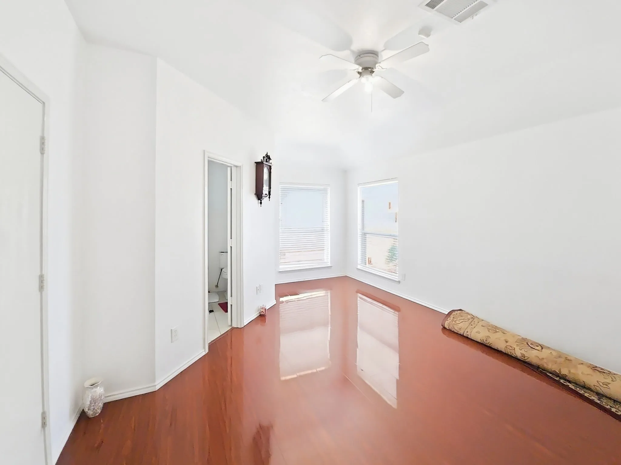 Single Family Residence For Sale in Dallas County , 3309 Welch Lane, Sachse, Texas 75048, 3 Bedroom, 2 Bathroom, 2 Garage spaces, 1,608 Sqft, built in 1998, mls#21276677, Real Estate Agent in Sachse, Homes For Sale in Dallas county, Homes For Sale in Sachse, Realtor in Sachse Texas, Real Estate Brokerage Independent Realty Texas, Luminita Cordes Realtor