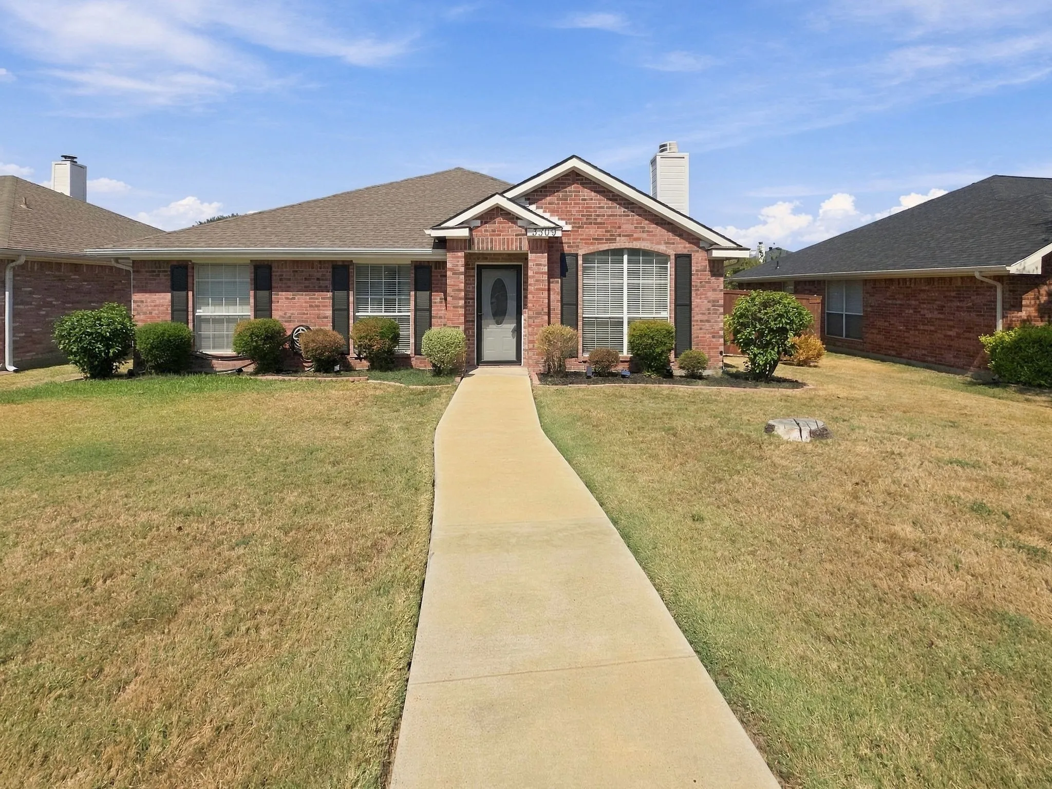Single Family Residence For Sale in Dallas County , 3309 Welch Lane, Sachse, Texas 75048, 3 Bedroom, 2 Bathroom, 2 Garage spaces, 1,608 Sqft, built in 1998, mls#21276677, Real Estate Agent in Sachse, Homes For Sale in Dallas county, Homes For Sale in Sachse, Realtor in Sachse Texas, Real Estate Brokerage Independent Realty Texas, Luminita Cordes Realtor
