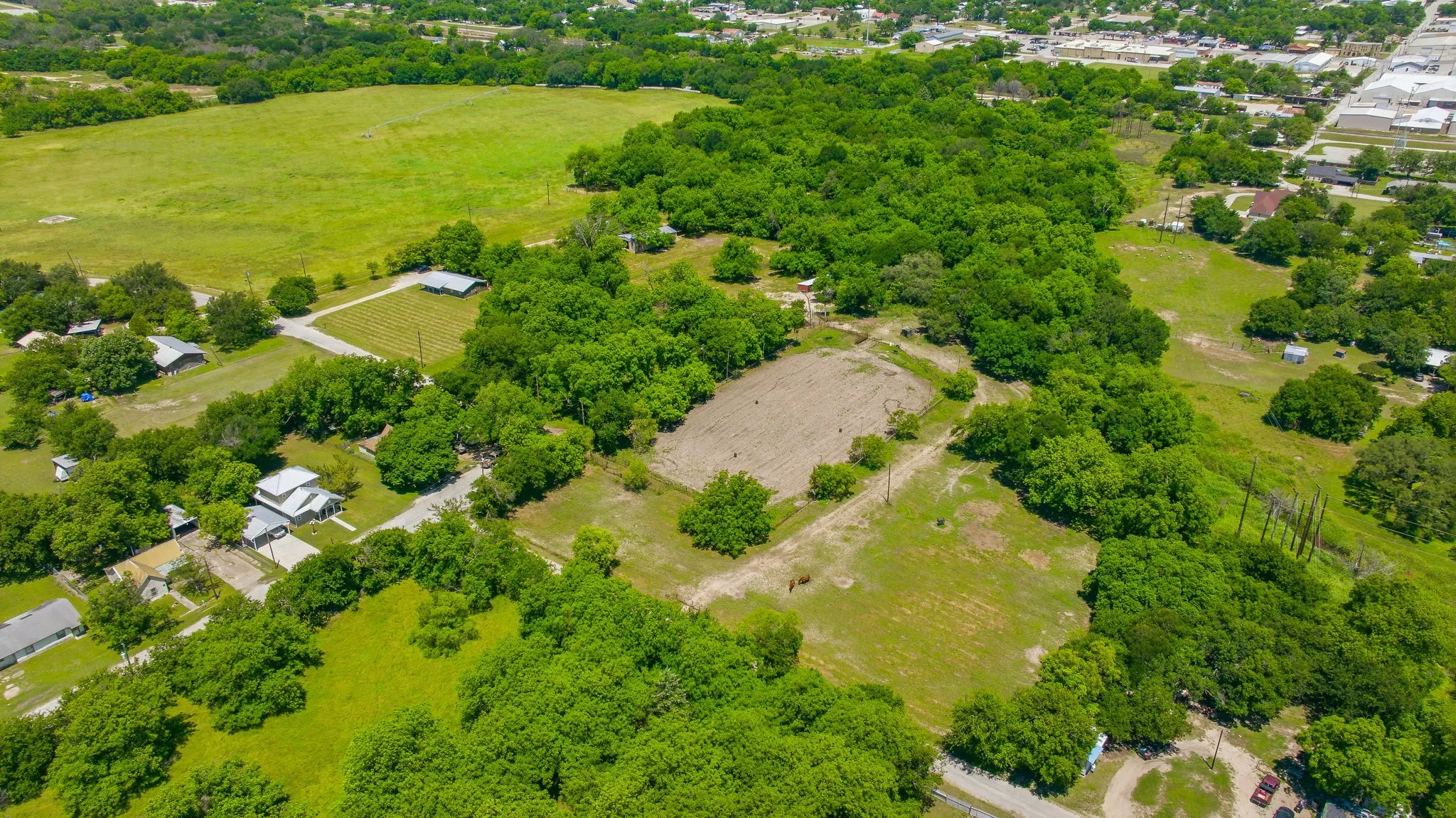 Single Family Residence For Sale in Comanche County , 1105 Indian Creek Drive, Comanche, Texas 76442, 3 Bedroom, 2 Bathroom, 2 Garage spaces, 1,650 Sqft, built in 1981, mls#21275473, Real Estate Agent in Comanche, Homes For Sale in Comanche county, Homes For Sale in Comanche, Realtor in Comanche Texas, Real Estate Brokerage Independent Realty Texas, Luminita Cordes Realtor