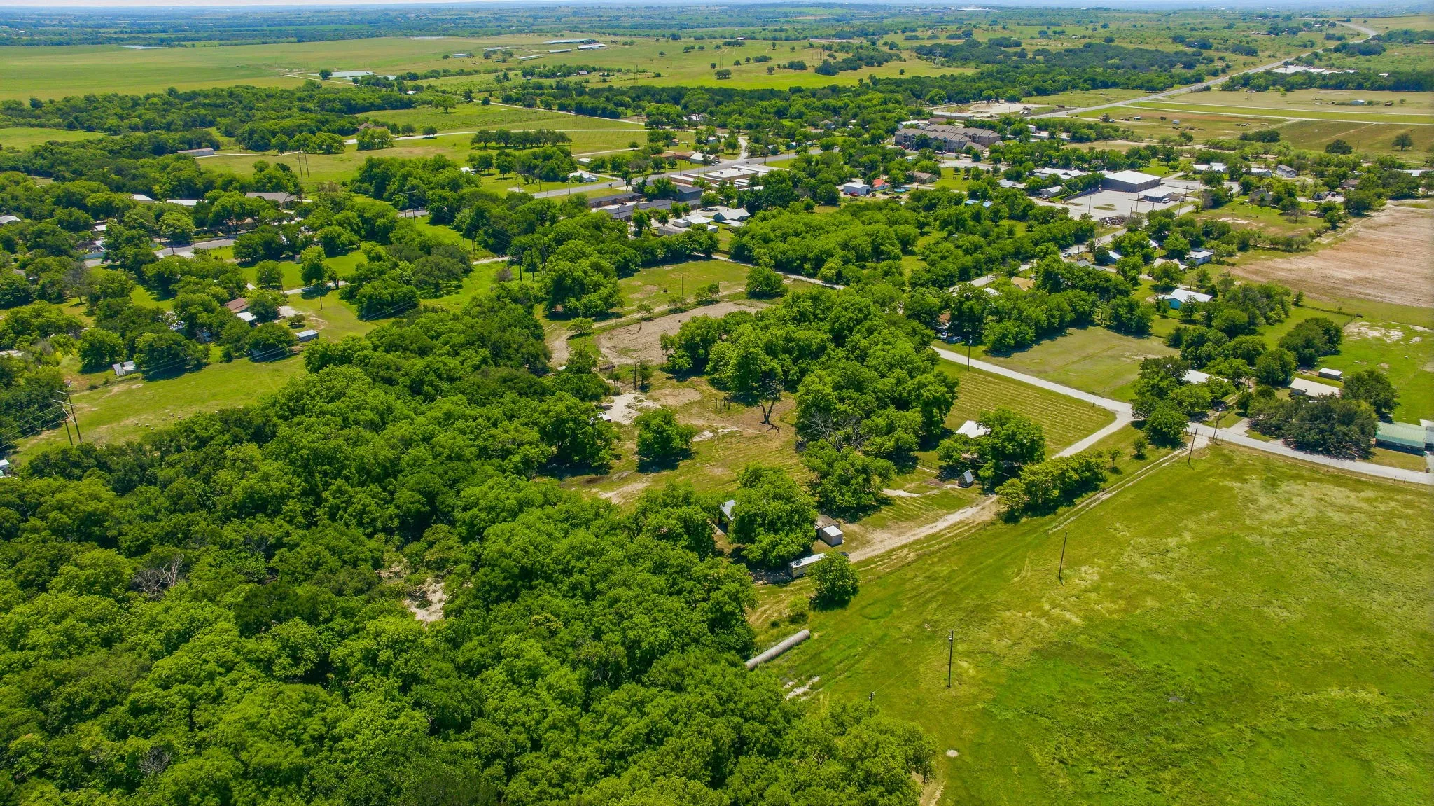 Single Family Residence For Sale in Comanche County , 1105 Indian Creek Drive, Comanche, Texas 76442, 3 Bedroom, 2 Bathroom, 2 Garage spaces, 1,650 Sqft, built in 1981, mls#21275473, Real Estate Agent in Comanche, Homes For Sale in Comanche county, Homes For Sale in Comanche, Realtor in Comanche Texas, Real Estate Brokerage Independent Realty Texas, Luminita Cordes Realtor