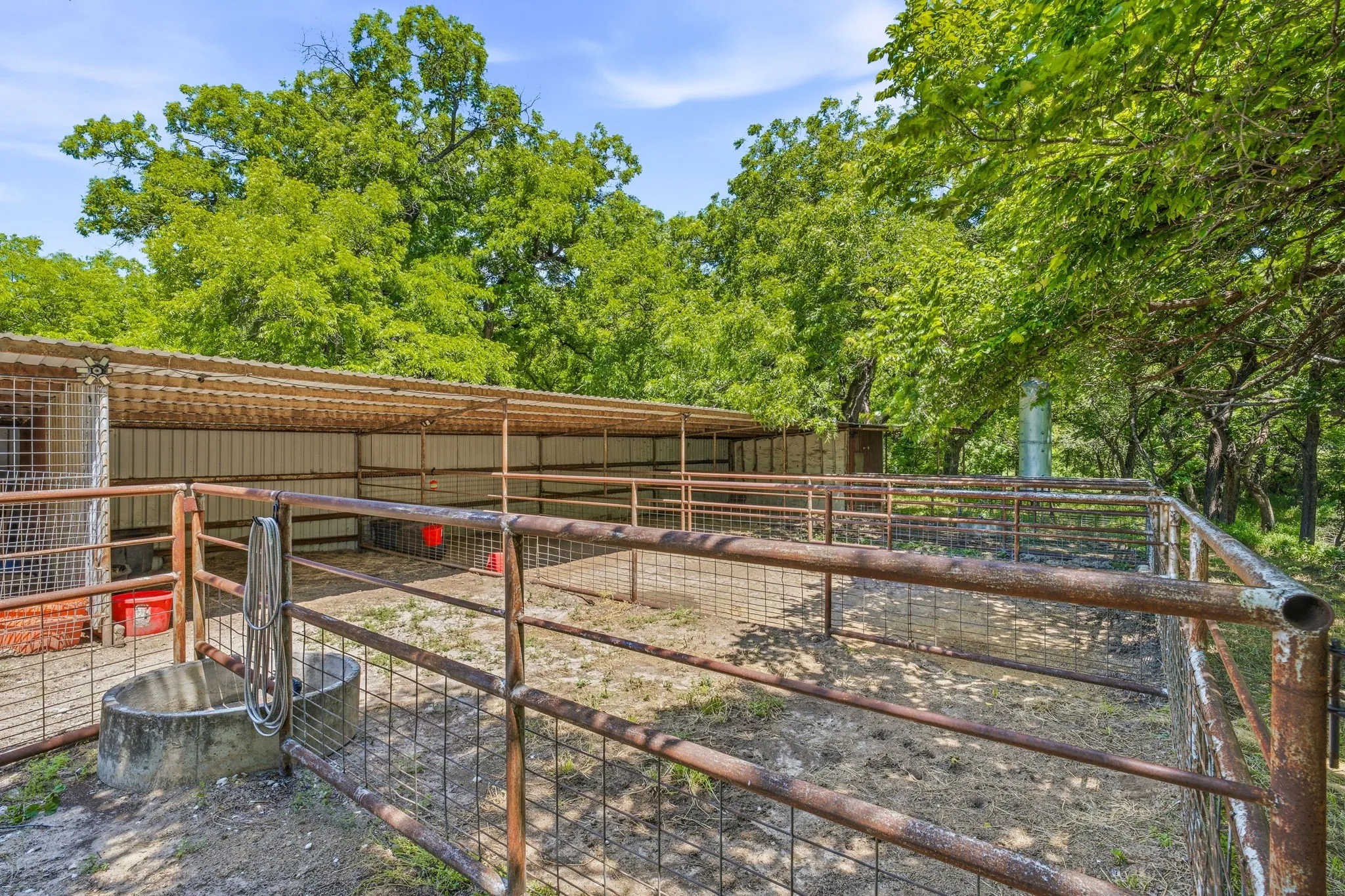 Single Family Residence For Sale in Comanche County , 1105 Indian Creek Drive, Comanche, Texas 76442, 3 Bedroom, 2 Bathroom, 2 Garage spaces, 1,650 Sqft, built in 1981, mls#21275473, Real Estate Agent in Comanche, Homes For Sale in Comanche county, Homes For Sale in Comanche, Realtor in Comanche Texas, Real Estate Brokerage Independent Realty Texas, Luminita Cordes Realtor