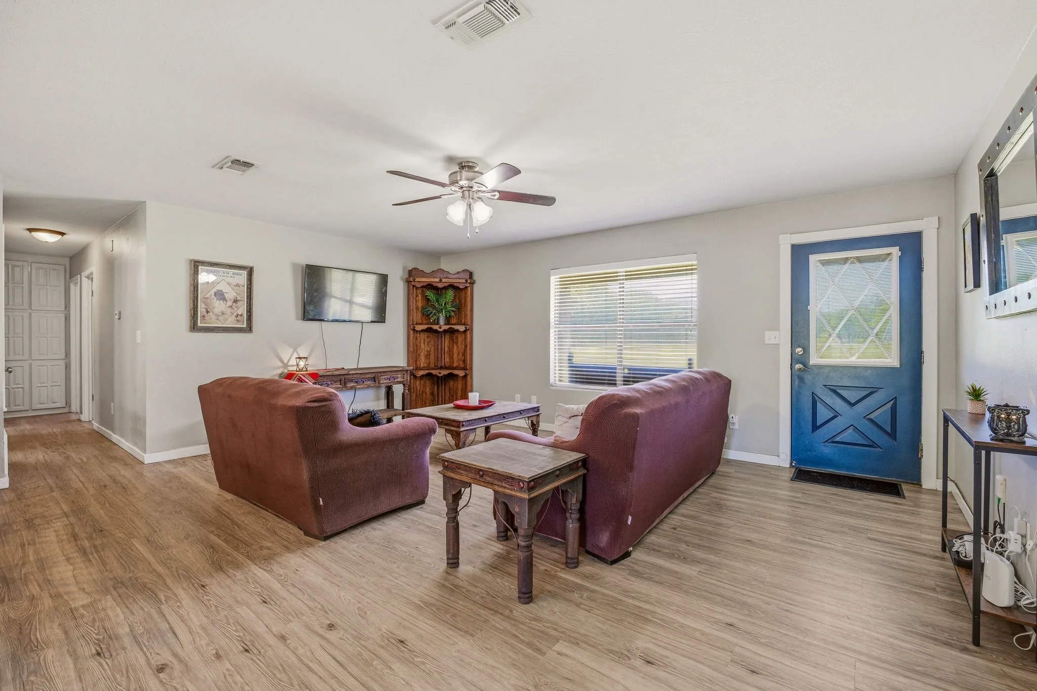 Single Family Residence For Sale in Comanche County , 1105 Indian Creek Drive, Comanche, Texas 76442, 3 Bedroom, 2 Bathroom, 2 Garage spaces, 1,650 Sqft, built in 1981, mls#21275473, Real Estate Agent in Comanche, Homes For Sale in Comanche county, Homes For Sale in Comanche, Realtor in Comanche Texas, Real Estate Brokerage Independent Realty Texas, Luminita Cordes Realtor