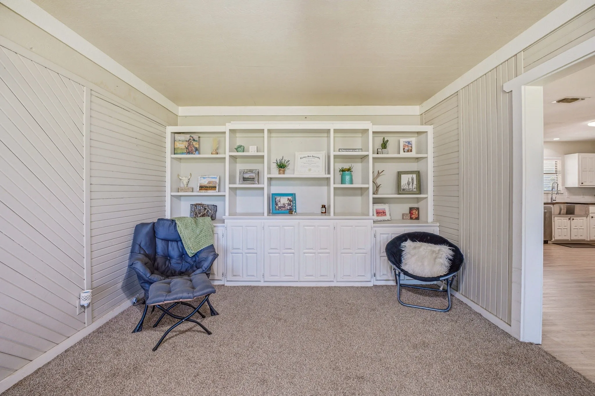 Single Family Residence For Sale in Comanche County , 1105 Indian Creek Drive, Comanche, Texas 76442, 3 Bedroom, 2 Bathroom, 2 Garage spaces, 1,650 Sqft, built in 1981, mls#21275473, Real Estate Agent in Comanche, Homes For Sale in Comanche county, Homes For Sale in Comanche, Realtor in Comanche Texas, Real Estate Brokerage Independent Realty Texas, Luminita Cordes Realtor