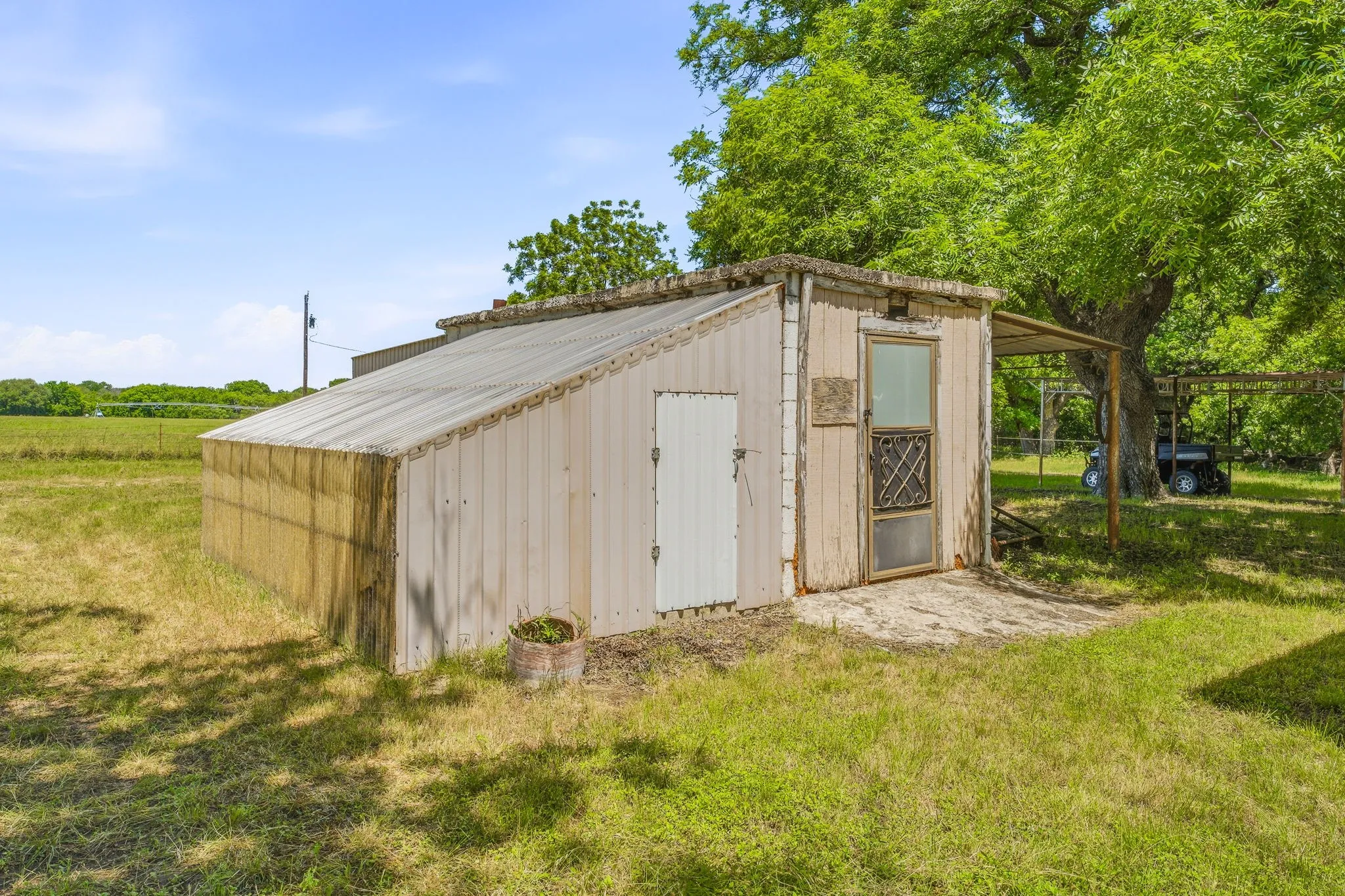 Single Family Residence For Sale in Comanche County , 1105 Indian Creek Drive, Comanche, Texas 76442, 3 Bedroom, 2 Bathroom, 2 Garage spaces, 1,650 Sqft, built in 1981, mls#21275473, Real Estate Agent in Comanche, Homes For Sale in Comanche county, Homes For Sale in Comanche, Realtor in Comanche Texas, Real Estate Brokerage Independent Realty Texas, Luminita Cordes Realtor