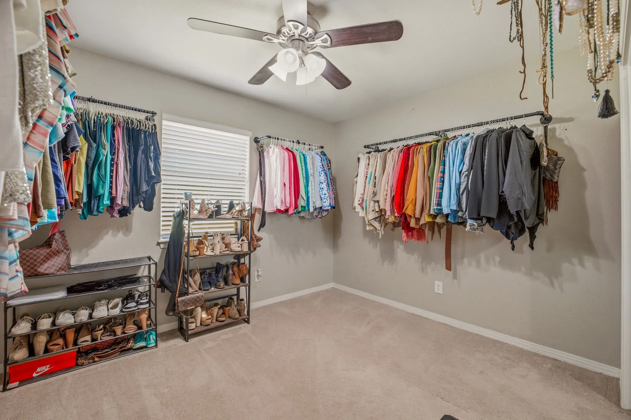 Single Family Residence For Sale in Comanche County , 1105 Indian Creek Drive, Comanche, Texas 76442, 3 Bedroom, 2 Bathroom, 2 Garage spaces, 1,650 Sqft, built in 1981, mls#21275473, Real Estate Agent in Comanche, Homes For Sale in Comanche county, Homes For Sale in Comanche, Realtor in Comanche Texas, Real Estate Brokerage Independent Realty Texas, Luminita Cordes Realtor