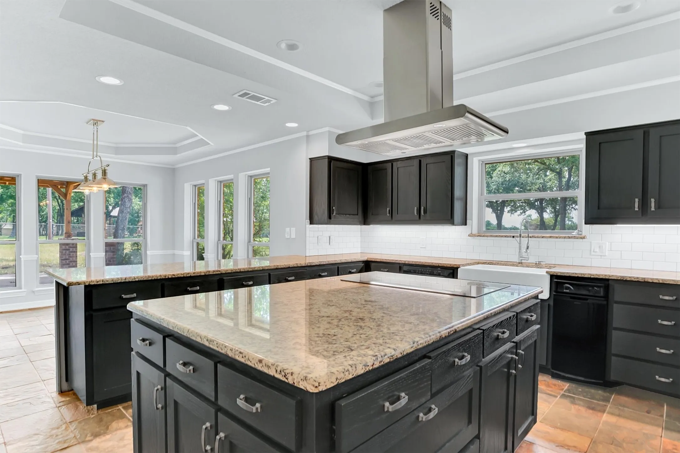 Single Family Residence For Sale in Denton County , 631 Fm 407 E, Argyle, Texas 76226, 4 Bedroom, 3 Bathroom, 3 Garage spaces, 4,790 Sqft, built in 1984, mls#21277293, Real Estate Agent in Argyle, Homes For Sale in Denton county, Homes For Sale in Argyle, Realtor in Argyle Texas, Real Estate Brokerage Independent Realty Texas, Luminita Cordes Realtor