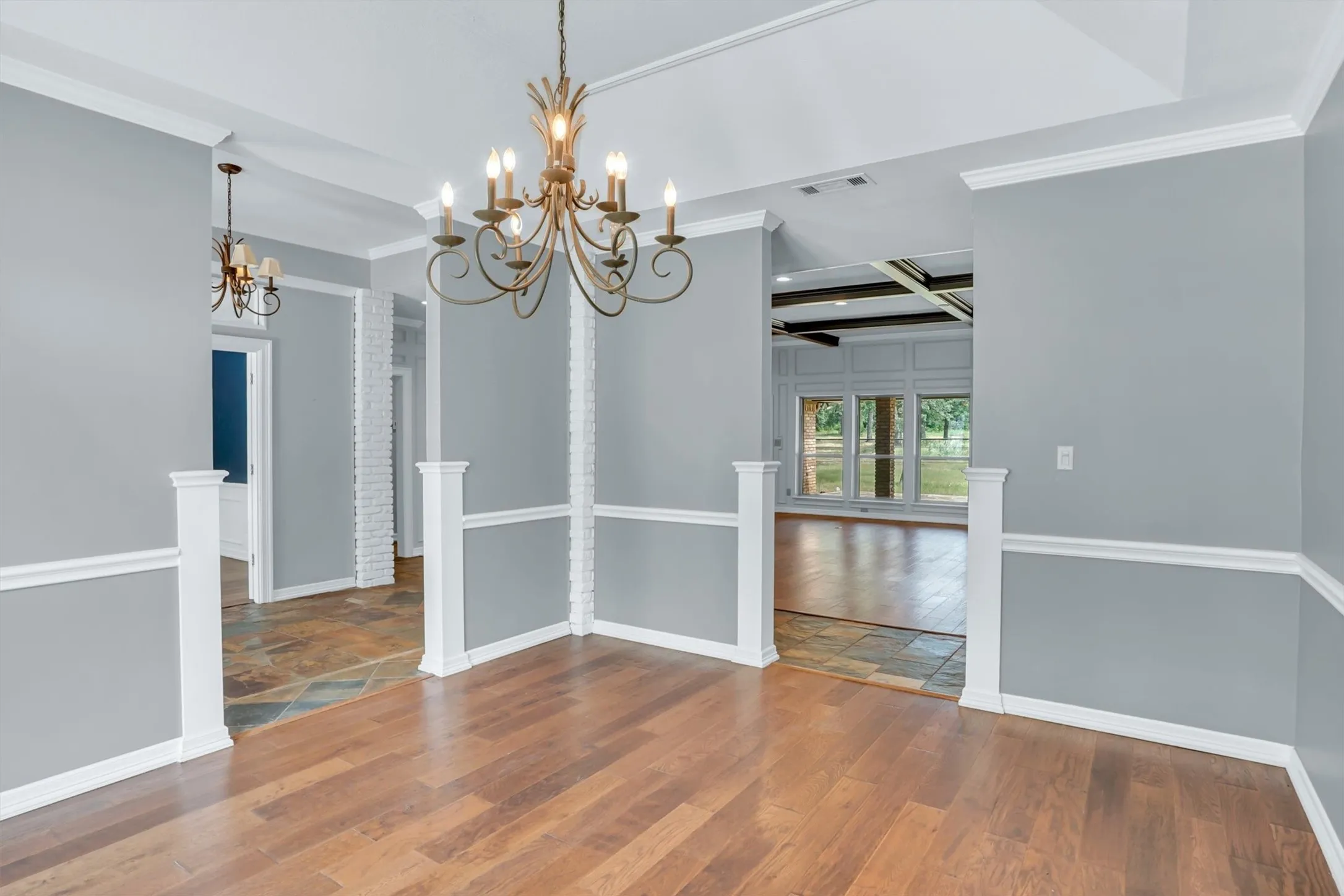 Single Family Residence For Sale in Denton County , 631 Fm 407 E, Argyle, Texas 76226, 4 Bedroom, 3 Bathroom, 3 Garage spaces, 4,790 Sqft, built in 1984, mls#21277293, Real Estate Agent in Argyle, Homes For Sale in Denton county, Homes For Sale in Argyle, Realtor in Argyle Texas, Real Estate Brokerage Independent Realty Texas, Luminita Cordes Realtor