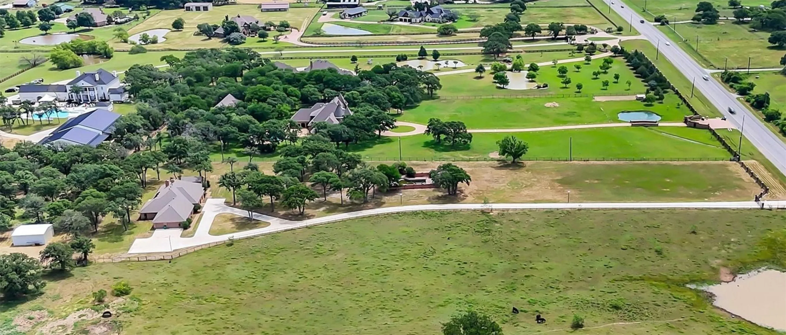 Single Family Residence For Sale in Denton County , 631 Fm 407 E, Argyle, Texas 76226, 4 Bedroom, 3 Bathroom, 3 Garage spaces, 4,790 Sqft, built in 1984, mls#21277293, Real Estate Agent in Argyle, Homes For Sale in Denton county, Homes For Sale in Argyle, Realtor in Argyle Texas, Real Estate Brokerage Independent Realty Texas, Luminita Cordes Realtor