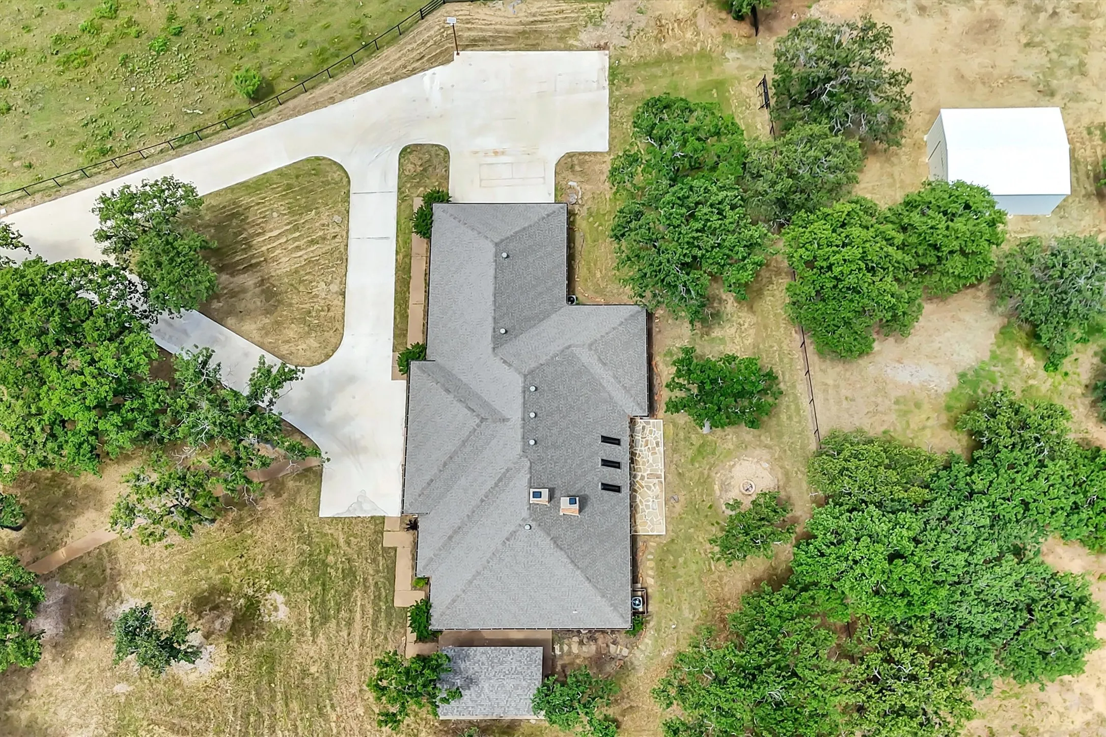 Single Family Residence For Sale in Denton County , 631 Fm 407 E, Argyle, Texas 76226, 4 Bedroom, 3 Bathroom, 3 Garage spaces, 4,790 Sqft, built in 1984, mls#21277293, Real Estate Agent in Argyle, Homes For Sale in Denton county, Homes For Sale in Argyle, Realtor in Argyle Texas, Real Estate Brokerage Independent Realty Texas, Luminita Cordes Realtor