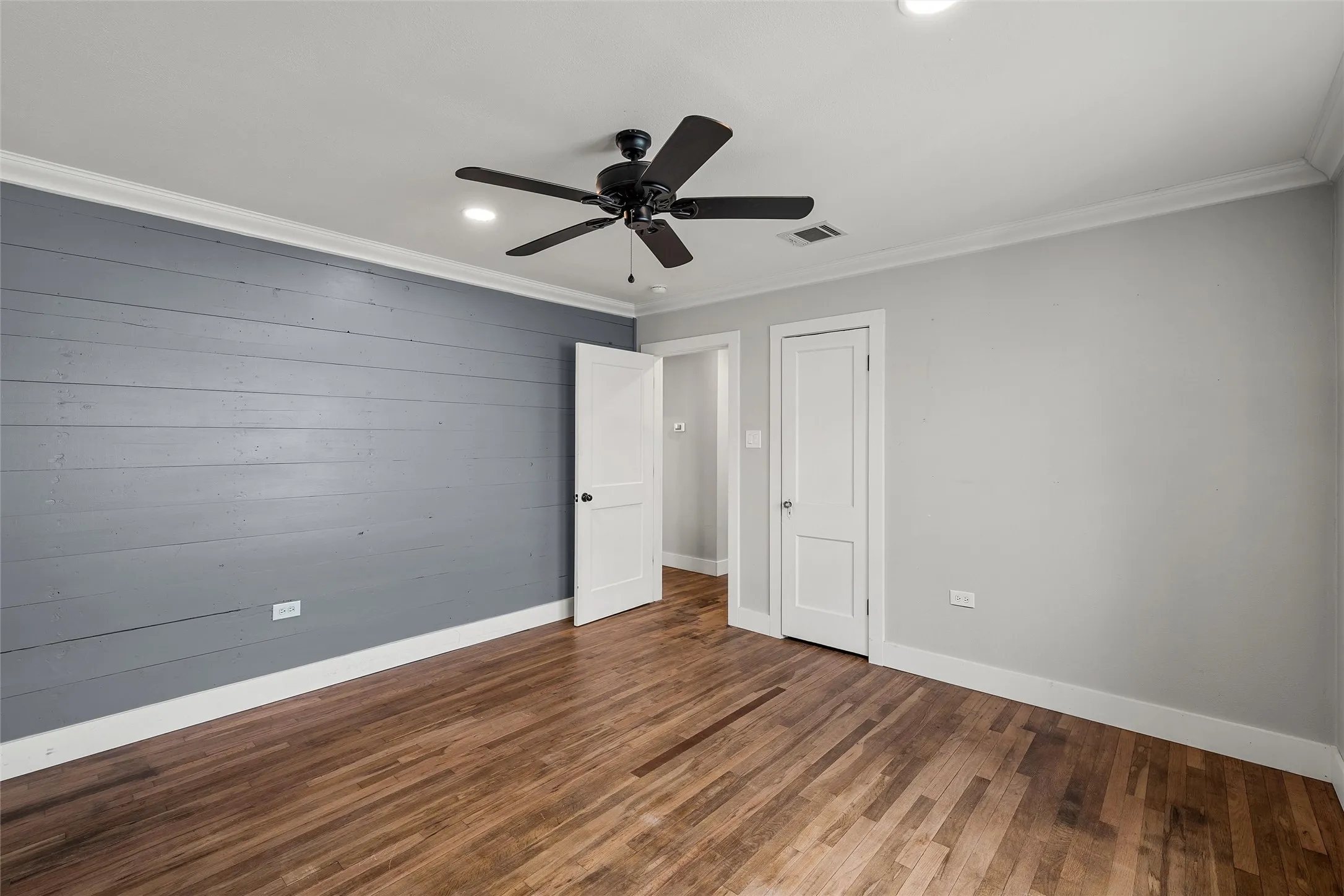 Single Family Residence For Rent in Mc Lennan County , 2704 Herring Avenue, Waco, Texas 76708, 2 Bedroom, 2 Bathroom, Garage spaces, 1,286 Sqft, built in 1939, mls#21277315, Real Estate Agent in Waco, Homes For Rent in Mc Lennan county, Homes For Rent in Waco, Realtor in Waco Texas, Real Estate Brokerage Independent Realty Texas, Luminita Cordes Realtor