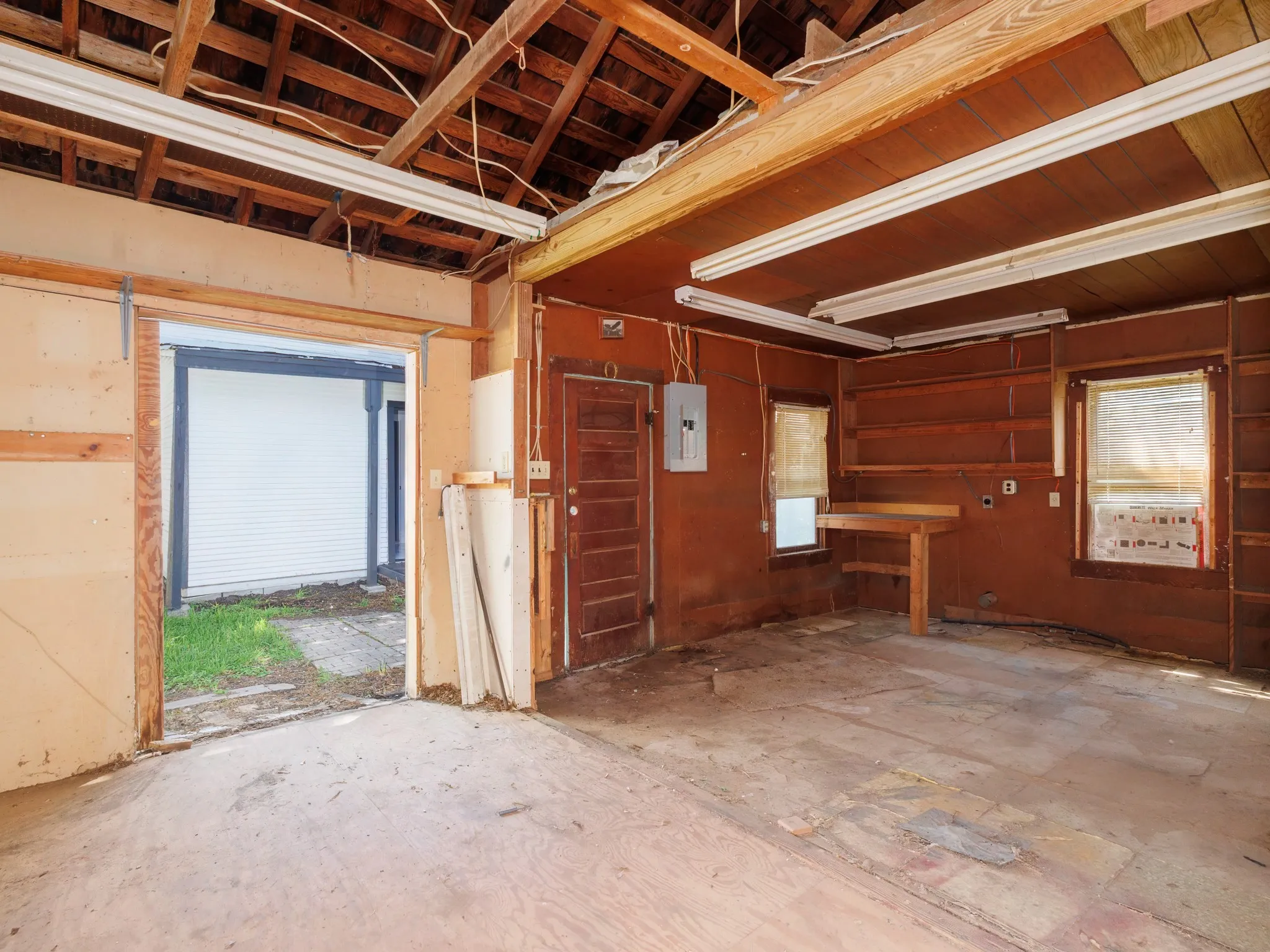Single Family Residence For Sale in Brown County , 1703 7th Street, Brownwood, Texas 76801, 2 Bedroom, 1 Bathroom, Garage spaces, 1,484 Sqft, built in 0, mls#21276589, Real Estate Agent in Brownwood, Homes For Sale in Brown county, Homes For Sale in Brownwood, Realtor in Brownwood Texas, Real Estate Brokerage Independent Realty Texas, Luminita Cordes Realtor