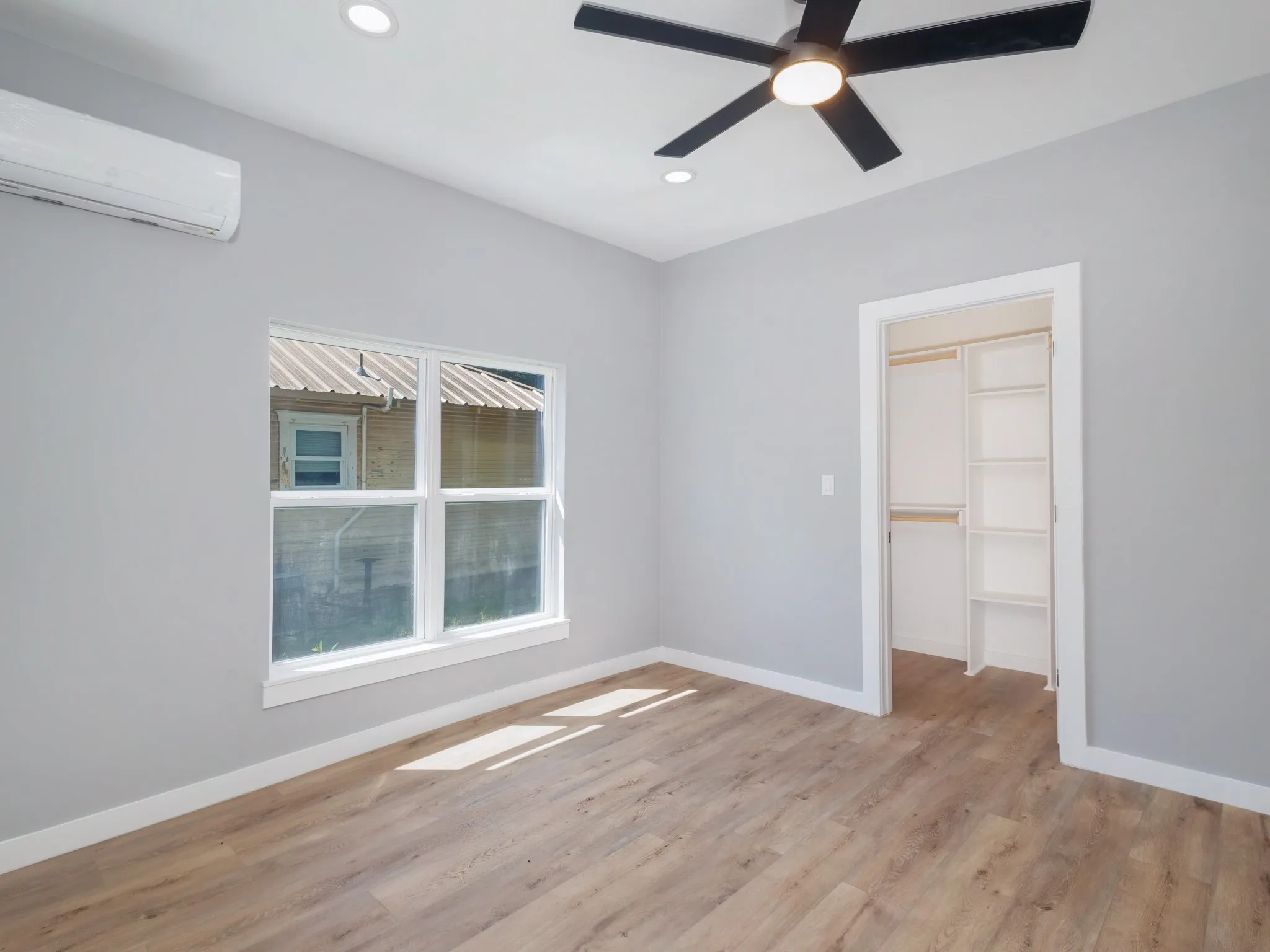 Single Family Residence For Sale in Brown County , 1703 7th Street, Brownwood, Texas 76801, 2 Bedroom, 1 Bathroom, Garage spaces, 1,484 Sqft, built in 0, mls#21276589, Real Estate Agent in Brownwood, Homes For Sale in Brown county, Homes For Sale in Brownwood, Realtor in Brownwood Texas, Real Estate Brokerage Independent Realty Texas, Luminita Cordes Realtor