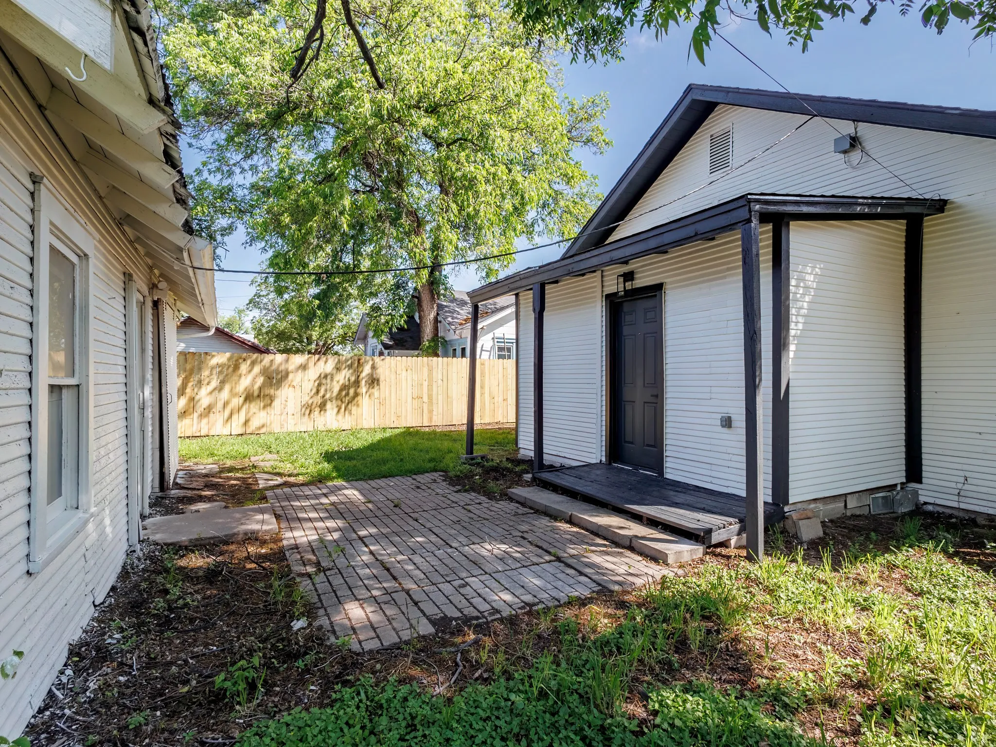 Single Family Residence For Sale in Brown County , 1703 7th Street, Brownwood, Texas 76801, 2 Bedroom, 1 Bathroom, Garage spaces, 1,484 Sqft, built in 0, mls#21276589, Real Estate Agent in Brownwood, Homes For Sale in Brown county, Homes For Sale in Brownwood, Realtor in Brownwood Texas, Real Estate Brokerage Independent Realty Texas, Luminita Cordes Realtor