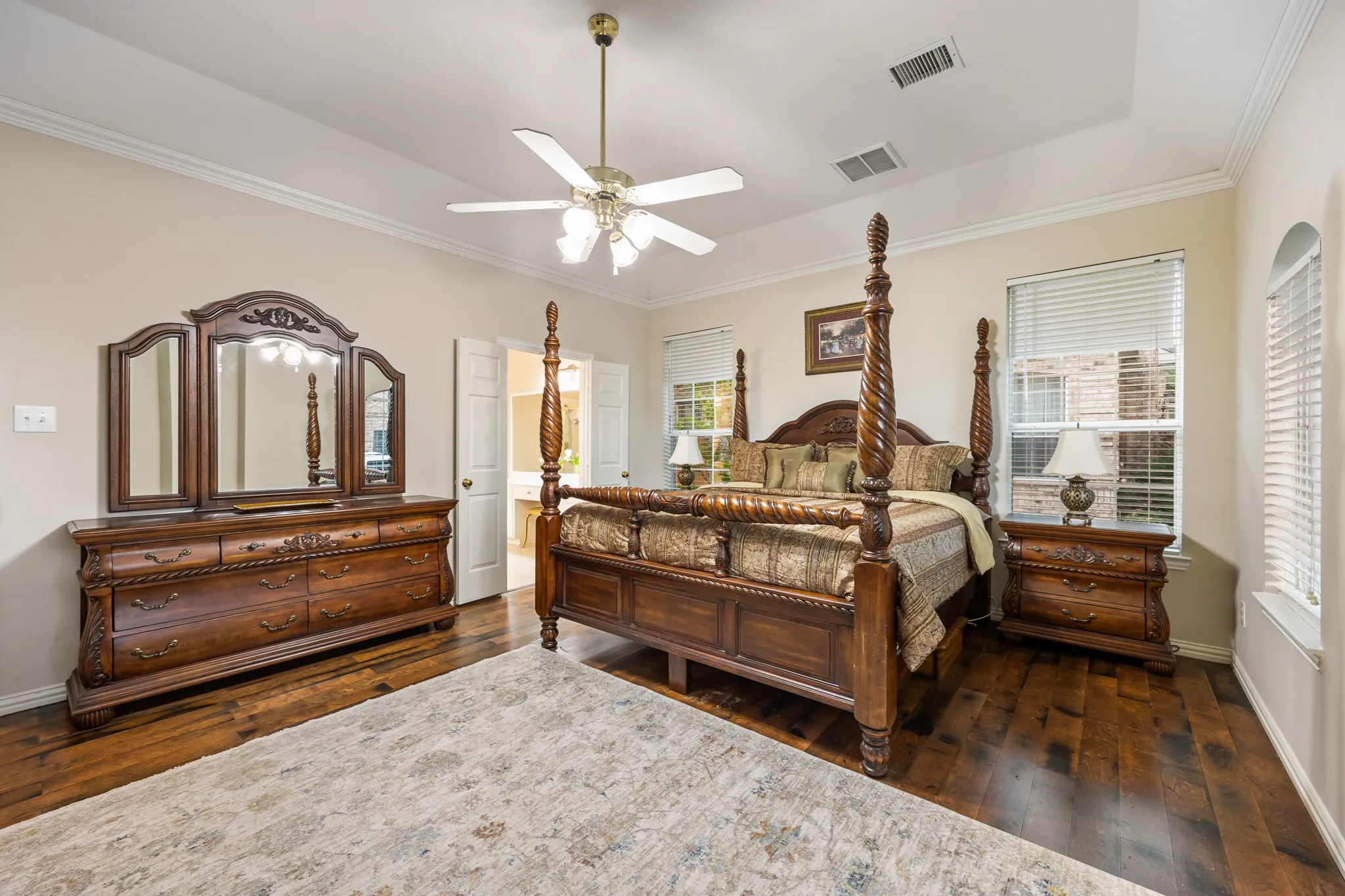 Single Family Residence For Sale in Dallas County , 1501 Weathered Wood Lane, Garland, Texas 75040, 5 Bedroom, 4 Bathroom, 2 Garage spaces, 4,018 Sqft, built in 2002, mls#21266903, Real Estate Agent in Garland, Homes For Sale in Dallas county, Homes For Sale in Garland, Realtor in Garland Texas, Real Estate Brokerage Independent Realty Texas, Luminita Cordes Realtor