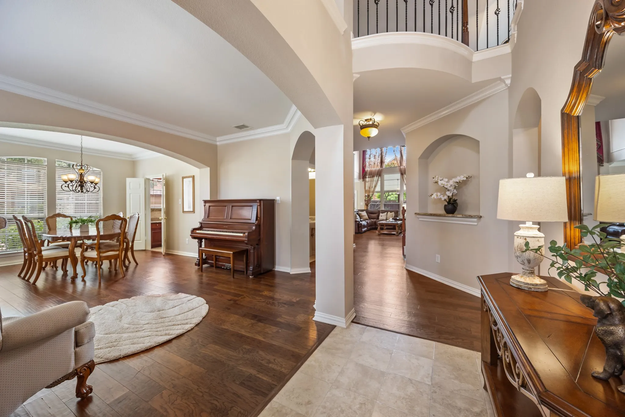 Single Family Residence For Sale in Dallas County , 1501 Weathered Wood Lane, Garland, Texas 75040, 5 Bedroom, 4 Bathroom, 2 Garage spaces, 4,018 Sqft, built in 2002, mls#21266903, Real Estate Agent in Garland, Homes For Sale in Dallas county, Homes For Sale in Garland, Realtor in Garland Texas, Real Estate Brokerage Independent Realty Texas, Luminita Cordes Realtor
