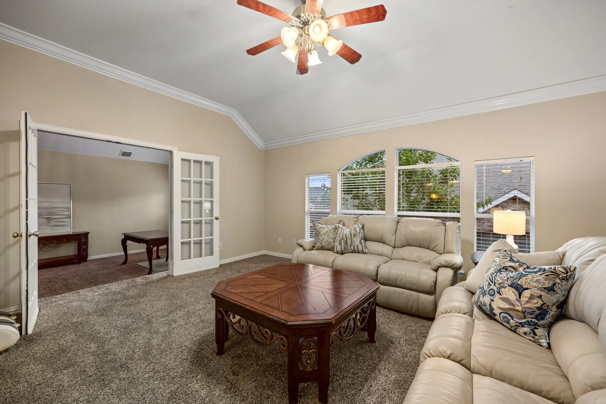 Single Family Residence For Sale in Dallas County , 1501 Weathered Wood Lane, Garland, Texas 75040, 5 Bedroom, 4 Bathroom, 2 Garage spaces, 4,018 Sqft, built in 2002, mls#21266903, Real Estate Agent in Garland, Homes For Sale in Dallas county, Homes For Sale in Garland, Realtor in Garland Texas, Real Estate Brokerage Independent Realty Texas, Luminita Cordes Realtor