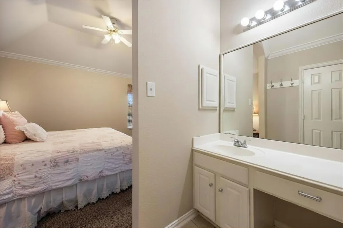 Single Family Residence For Sale in Dallas County , 1501 Weathered Wood Lane, Garland, Texas 75040, 5 Bedroom, 4 Bathroom, 2 Garage spaces, 4,018 Sqft, built in 2002, mls#21266903, Real Estate Agent in Garland, Homes For Sale in Dallas county, Homes For Sale in Garland, Realtor in Garland Texas, Real Estate Brokerage Independent Realty Texas, Luminita Cordes Realtor
