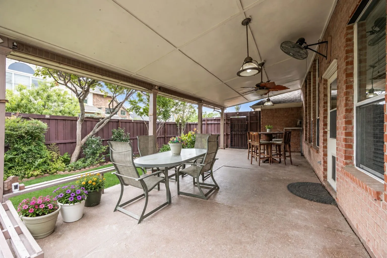 Single Family Residence For Sale in Dallas County , 1501 Weathered Wood Lane, Garland, Texas 75040, 5 Bedroom, 4 Bathroom, 2 Garage spaces, 4,018 Sqft, built in 2002, mls#21266903, Real Estate Agent in Garland, Homes For Sale in Dallas county, Homes For Sale in Garland, Realtor in Garland Texas, Real Estate Brokerage Independent Realty Texas, Luminita Cordes Realtor