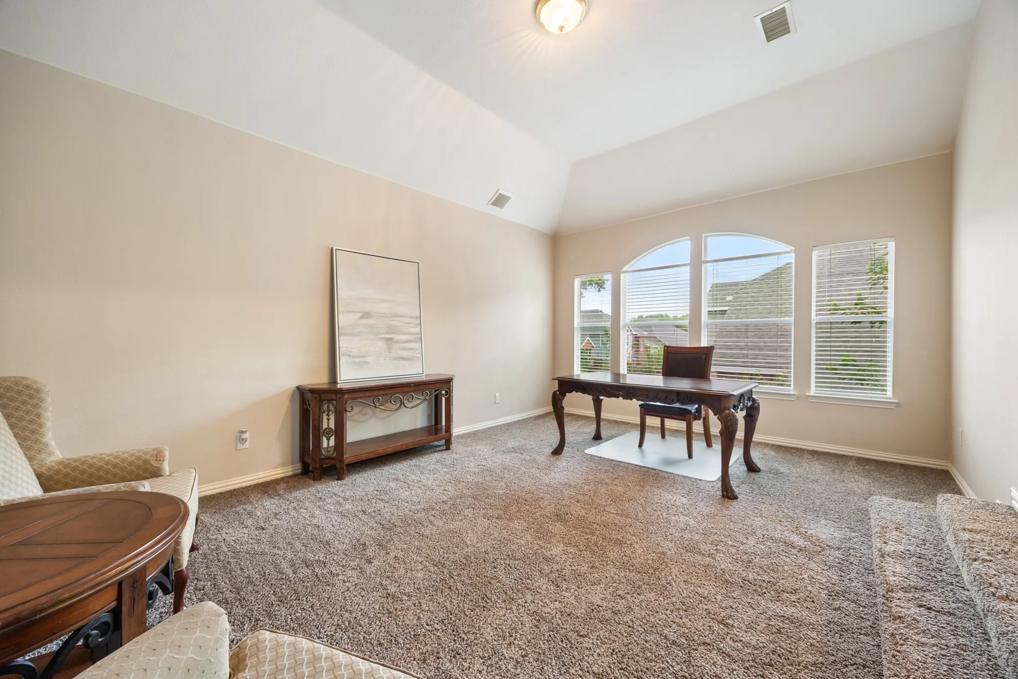 Single Family Residence For Sale in Dallas County , 1501 Weathered Wood Lane, Garland, Texas 75040, 5 Bedroom, 4 Bathroom, 2 Garage spaces, 4,018 Sqft, built in 2002, mls#21266903, Real Estate Agent in Garland, Homes For Sale in Dallas county, Homes For Sale in Garland, Realtor in Garland Texas, Real Estate Brokerage Independent Realty Texas, Luminita Cordes Realtor